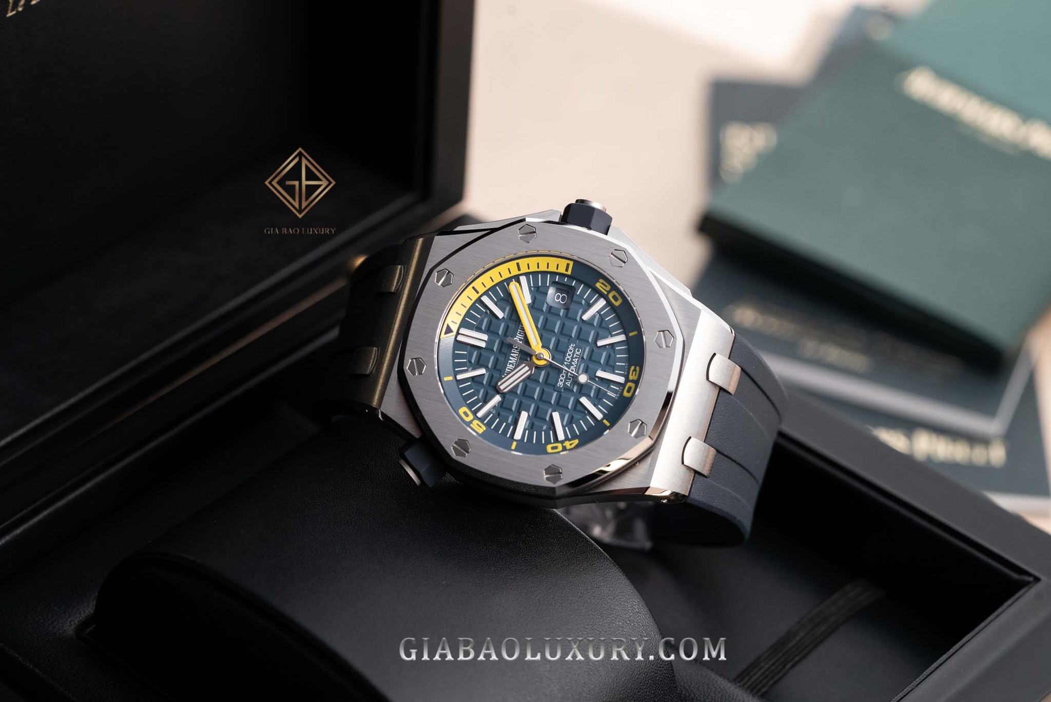 Đồng hồ Royal Oak Offshore Diver 15710ST.OO.A027CA.01