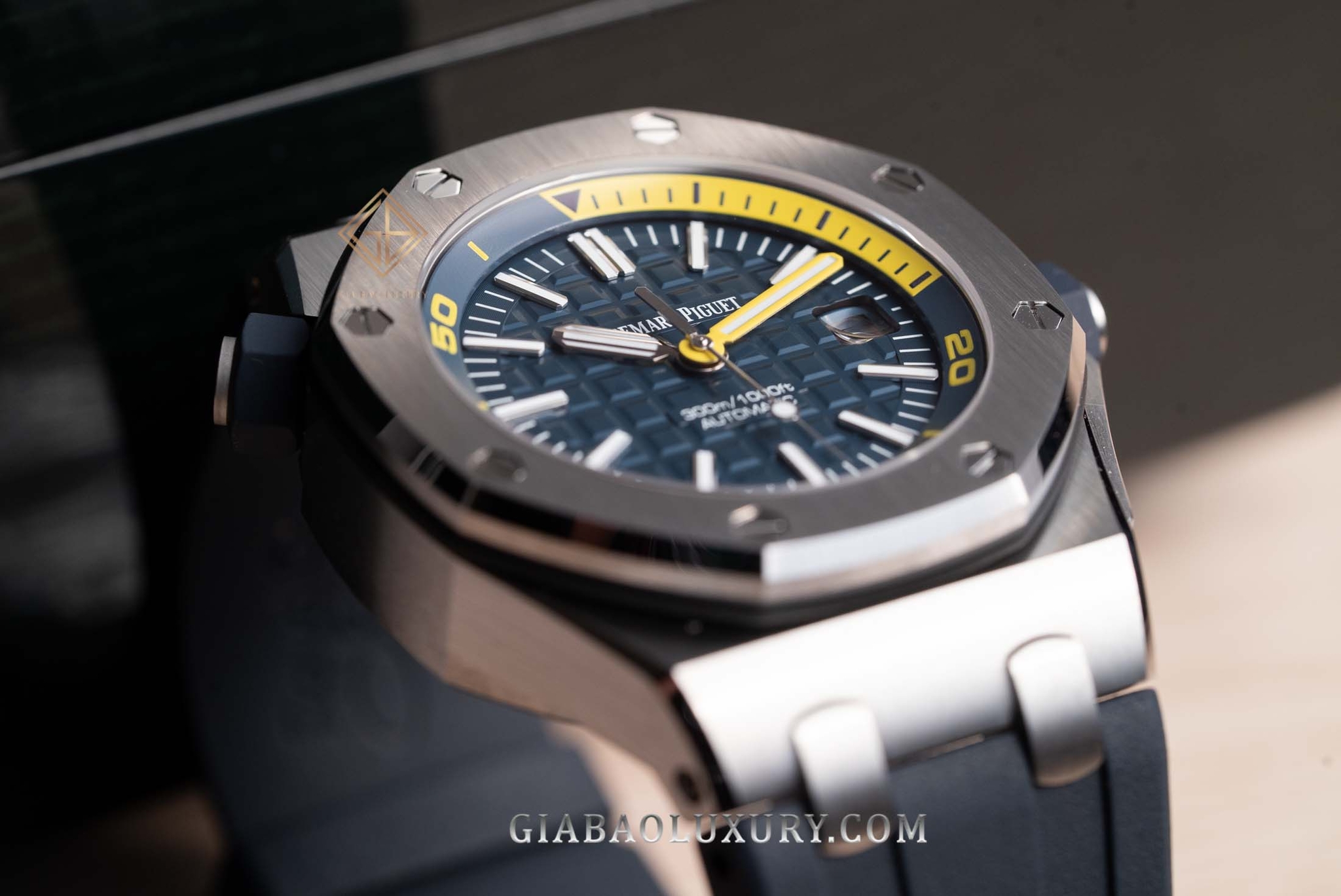 Đồng hồ Royal Oak Offshore Diver 15710ST.OO.A027CA.01