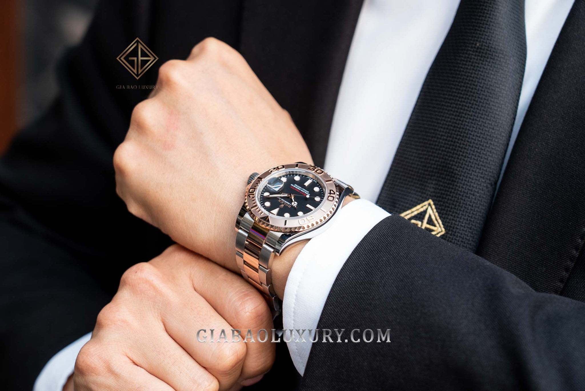 Đồng Hồ Rolex Yacht Master 40 126621 Mặt Số Đen