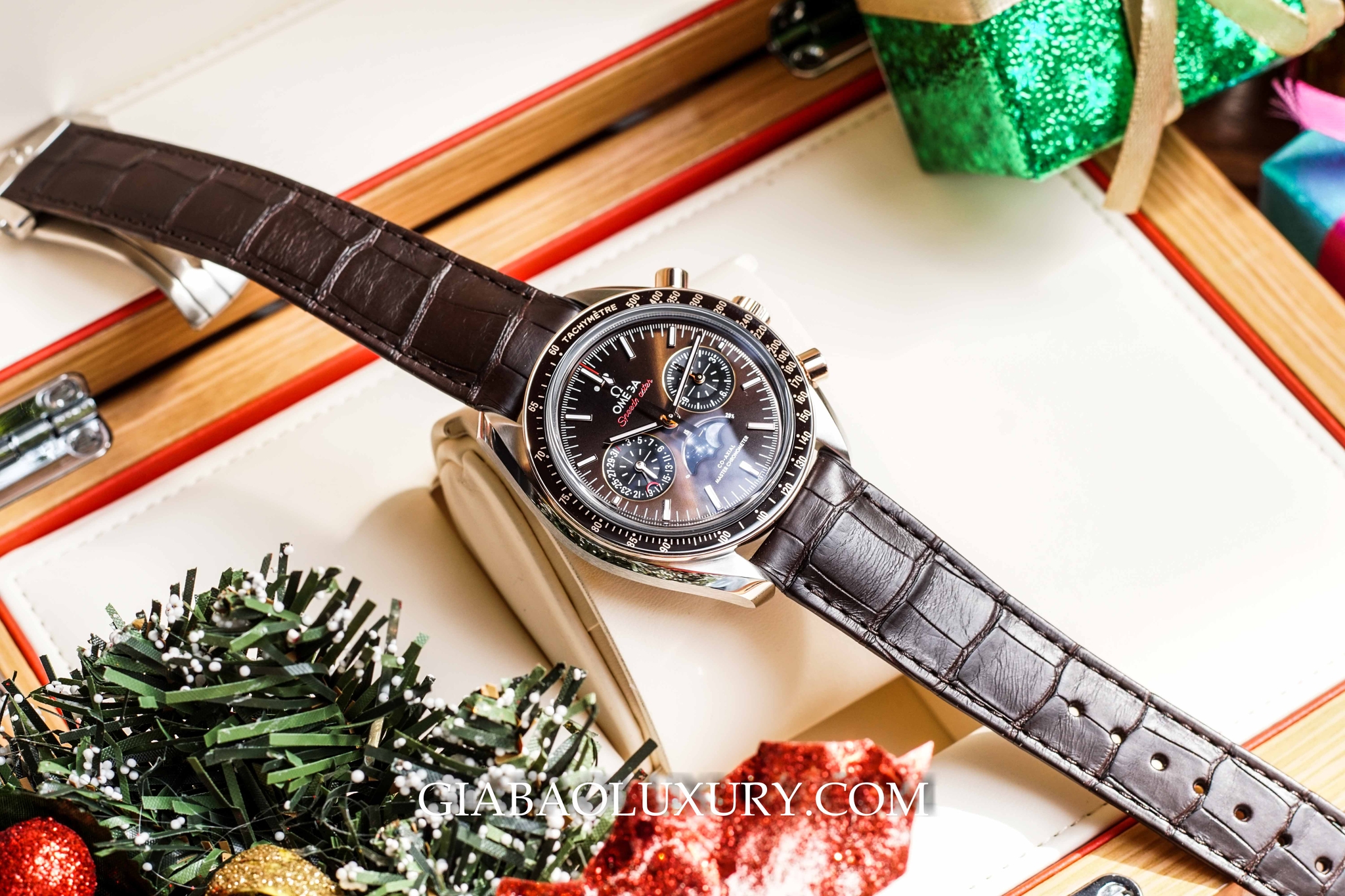 đồng hồ Omega Speedmaster Moonwatch Moonphase Chronograph