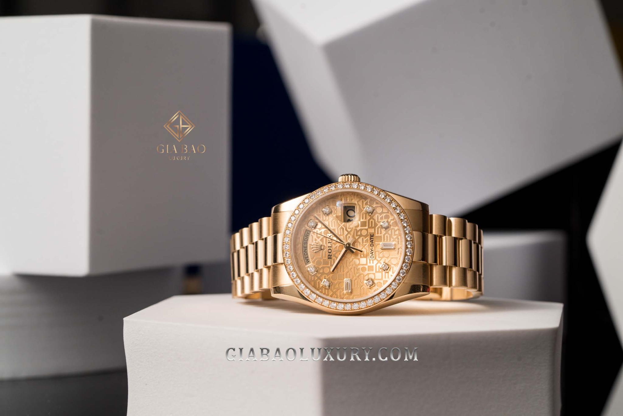 Đồng Hồ Rolex Day-Date 36 118348 Mặt Số Vi Tính Vàng Champagne
