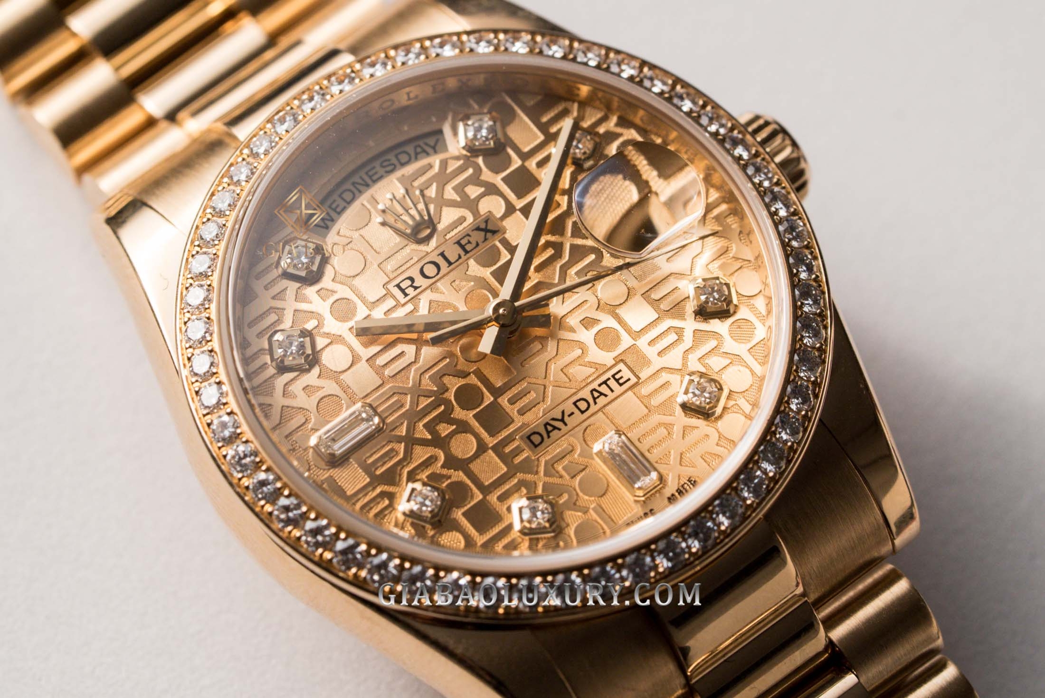 Đồng Hồ Rolex Day-Date 36 118348 Mặt Số Vi Tính Vàng Champagne