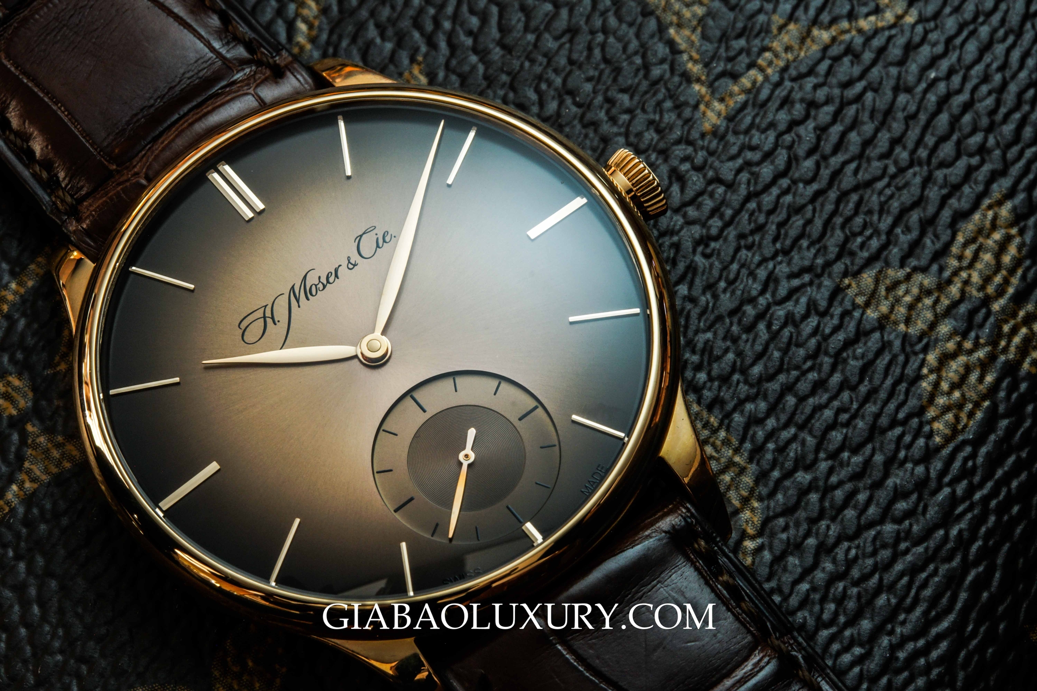 Đồng Hồ H.Moser Venturer Small Seconds Red Gold Fumé Dial 2327-0401