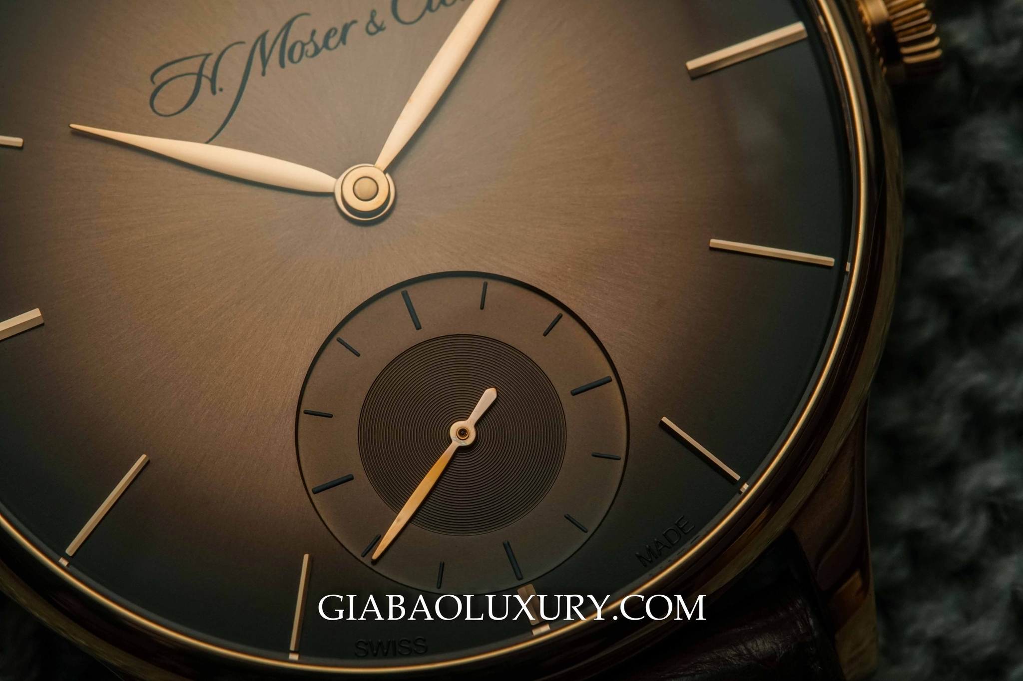 Đồng Hồ H.Moser Venturer Small Seconds Red Gold Fumé Dial 2327-0401