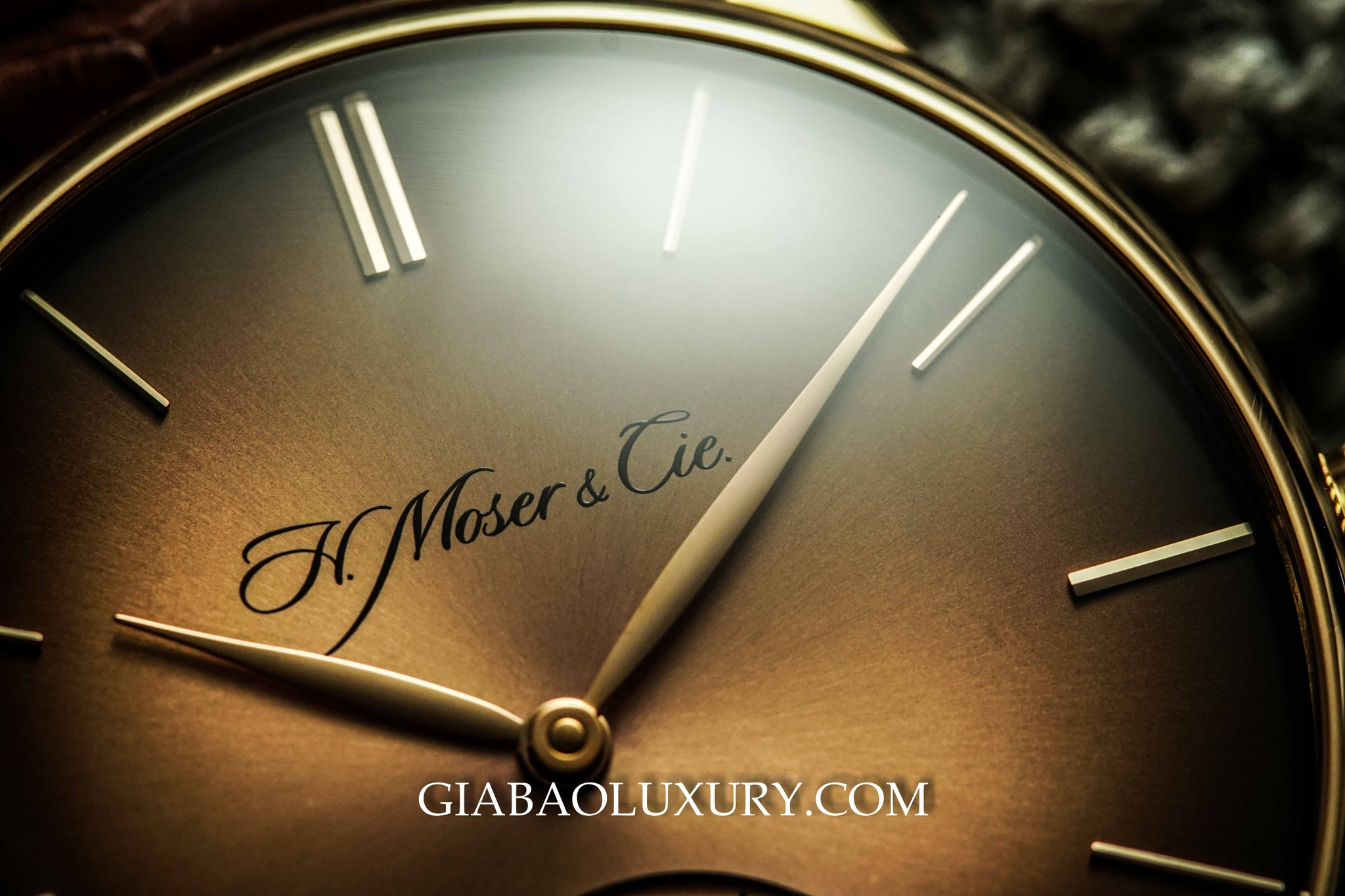 Đồng Hồ H.Moser Venturer Small Seconds Red Gold Fumé Dial 2327-0401