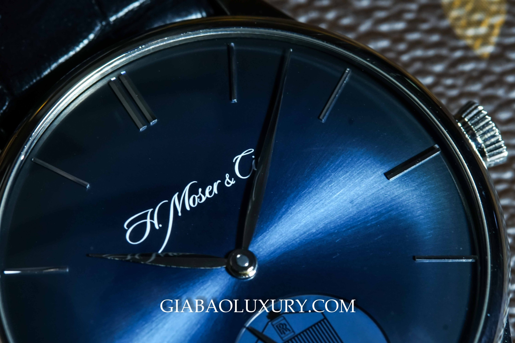 Review Chi Tiết Chiếc Đồng Hồ H. Moser & Cie Venturer Rolls Royce Small Seconds