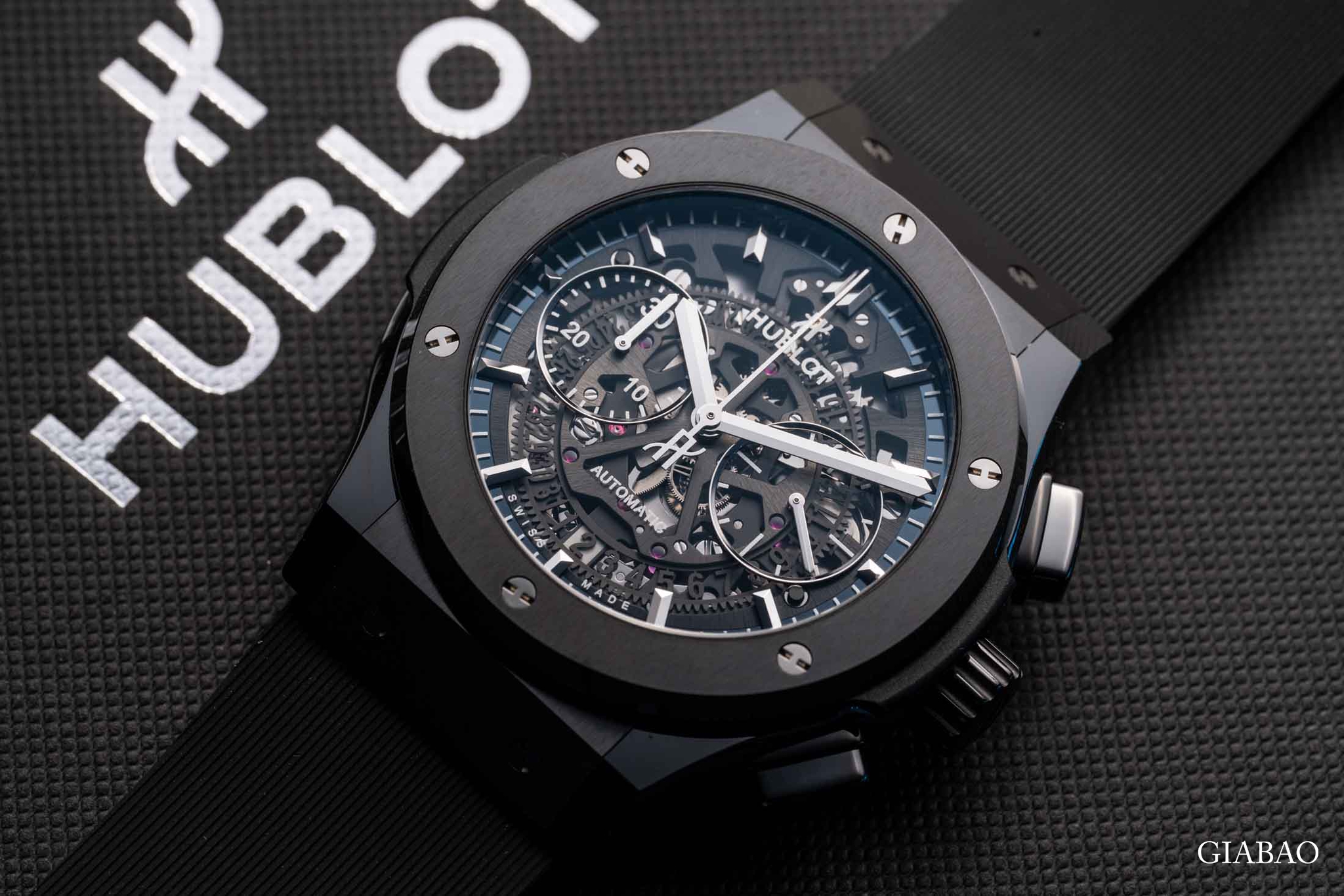 Đồng Hồ Hublot Classic Fusion Aerofusion 525.CM.0170.RX