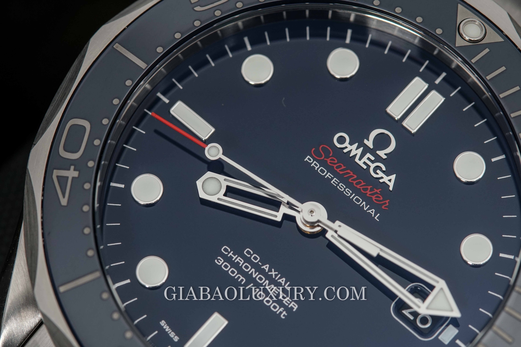 So Sánh Đồng Hồ Omega Seamaster Và Omega Speedmaster