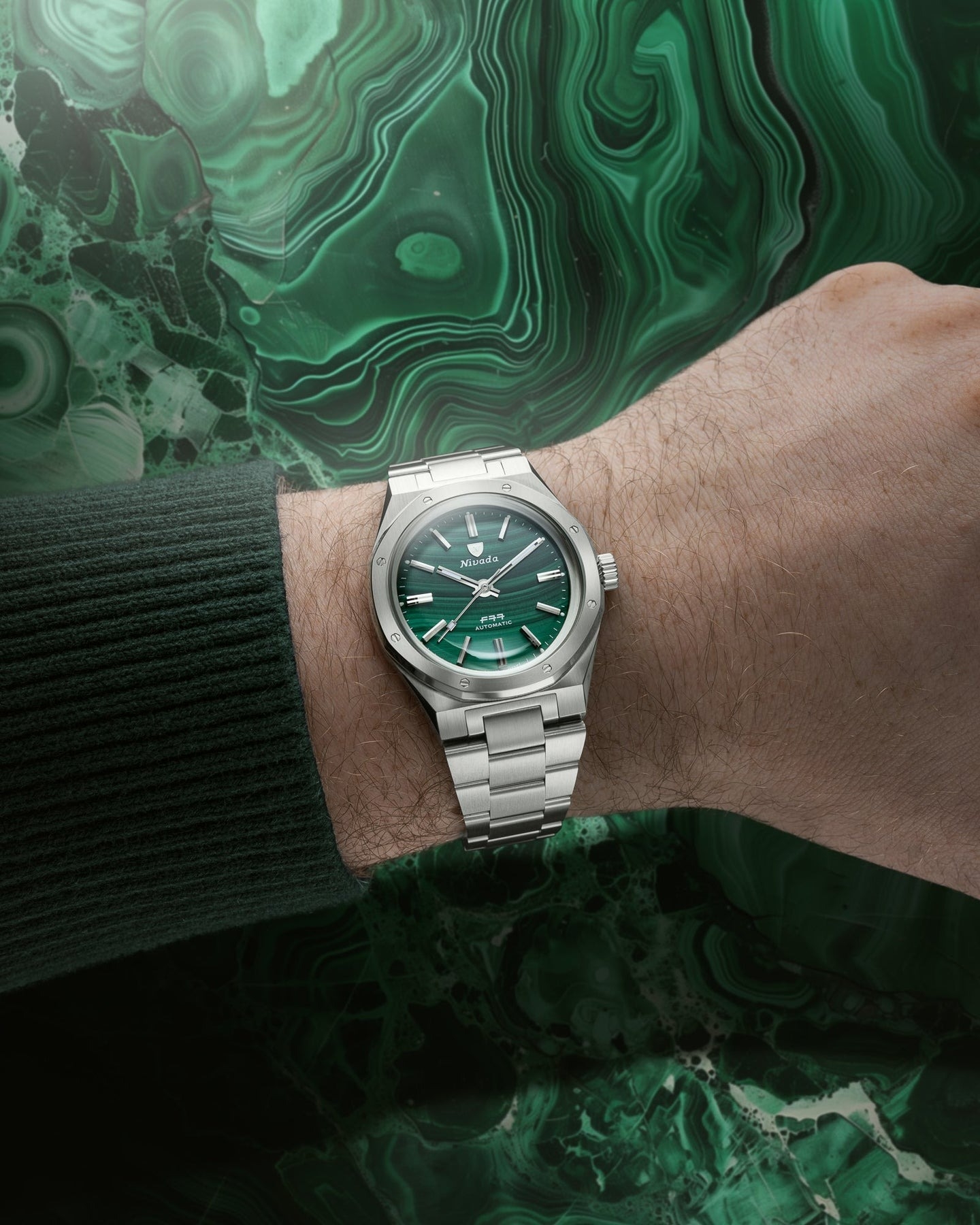 Nivada Grenchen, dòng sản phẩm F77, Ref number: 68036A77, mặt số Đá Malachite Mark I