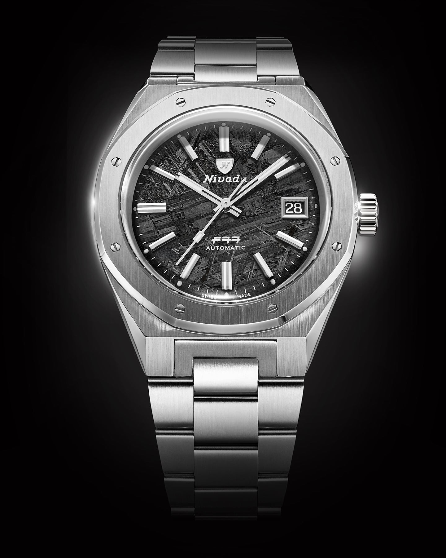 Nivada Grenchen, dòng sản phẩm F77, Ref number: 69041A77C, mặt số thiên thạch