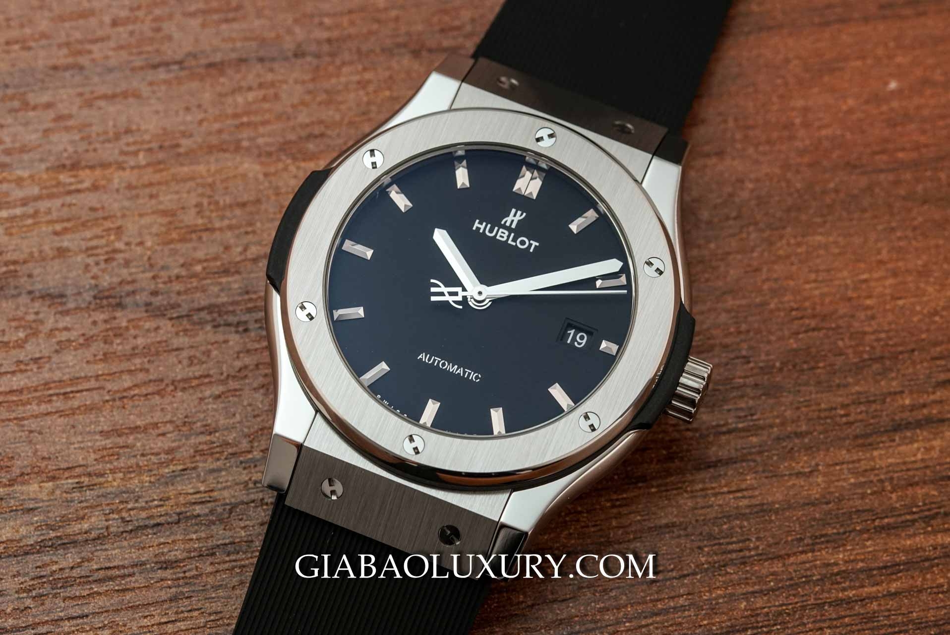 Đồng Hồ Hublot Classic Fusion Black Titanium 42mm 542.NX.1171.RX