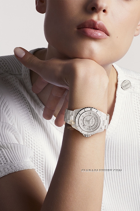Đồng Hồ Chanel J12· H5705