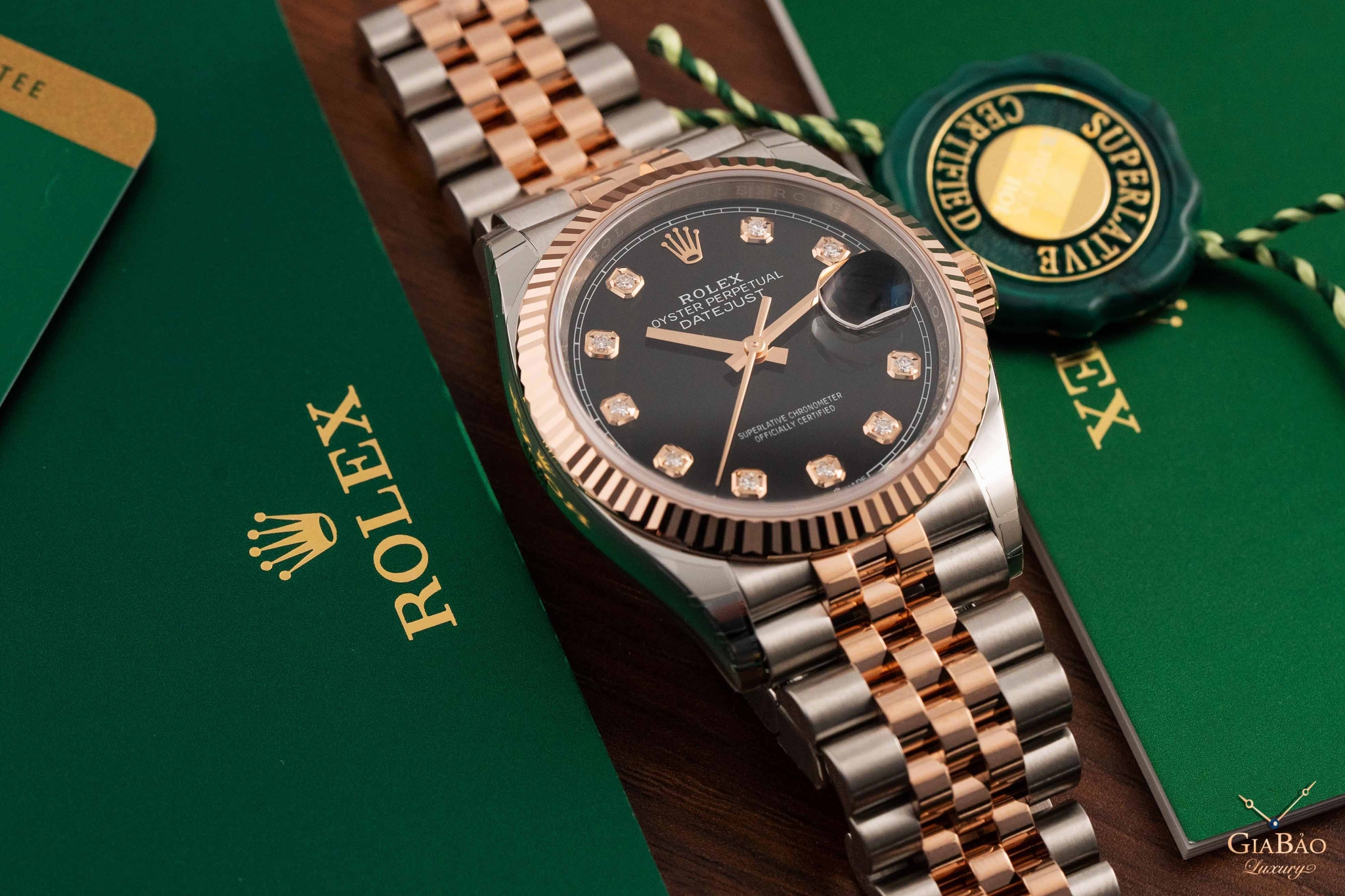 Đồng Hồ Rolex Datejust 126231 Mặt Số Đen Nạm Kim Cương