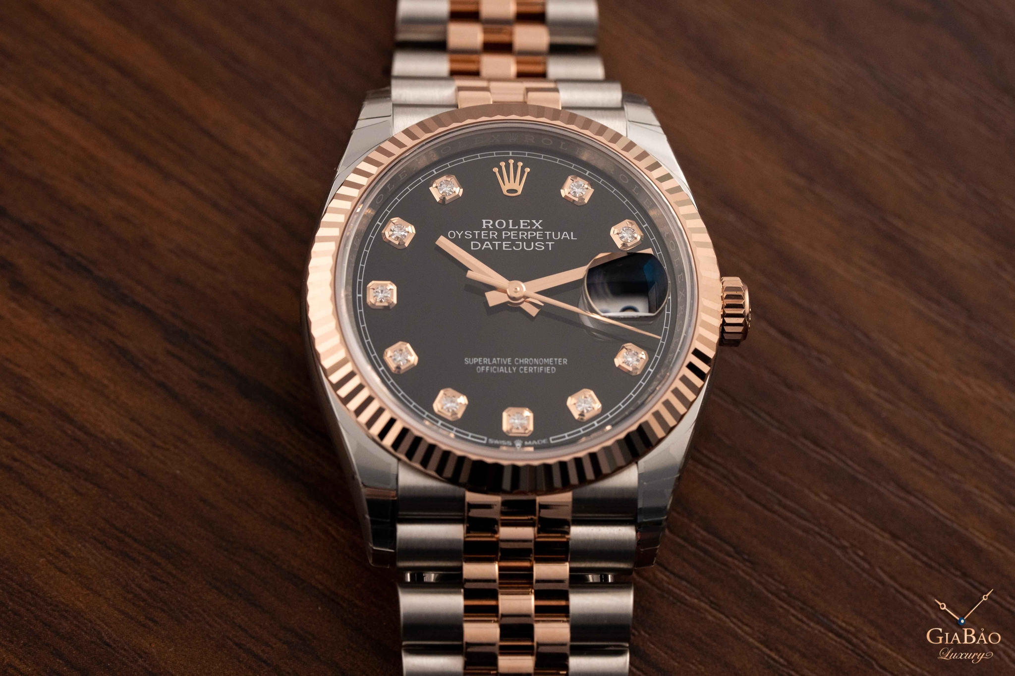 Đồng Hồ Rolex Datejust 126231 Mặt Số Đen Nạm Kim Cương