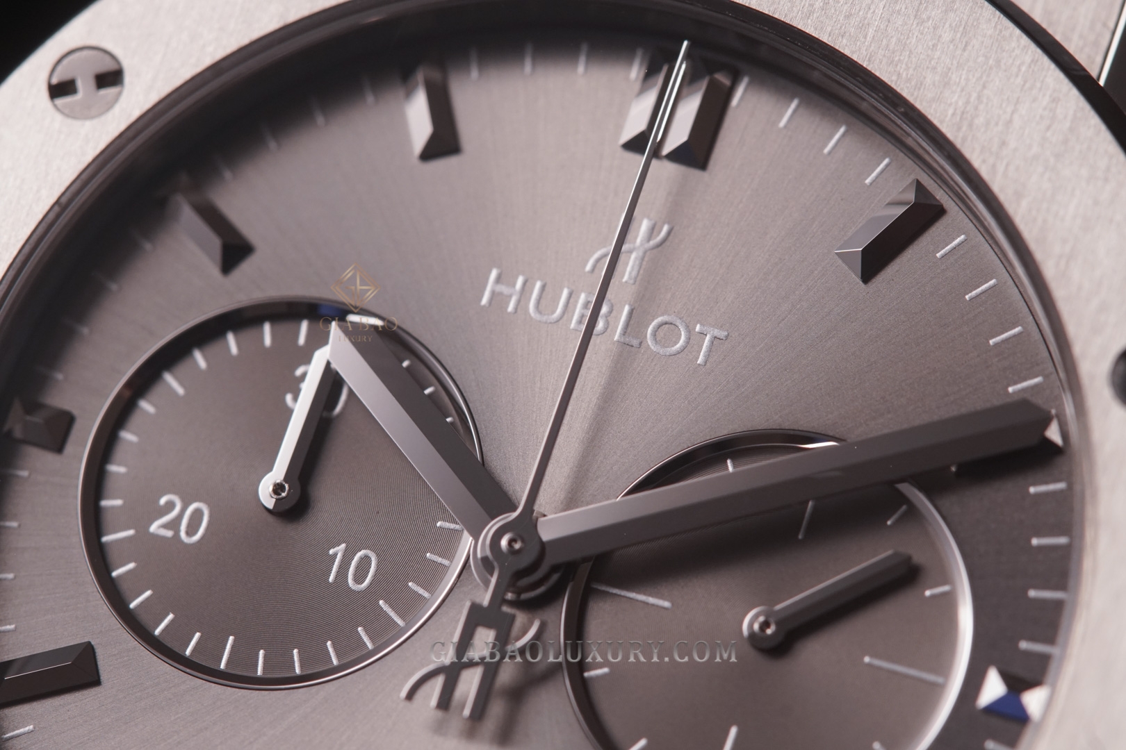 Đồng Hồ Hublot Classic Fusion 541.NX.7070.LR