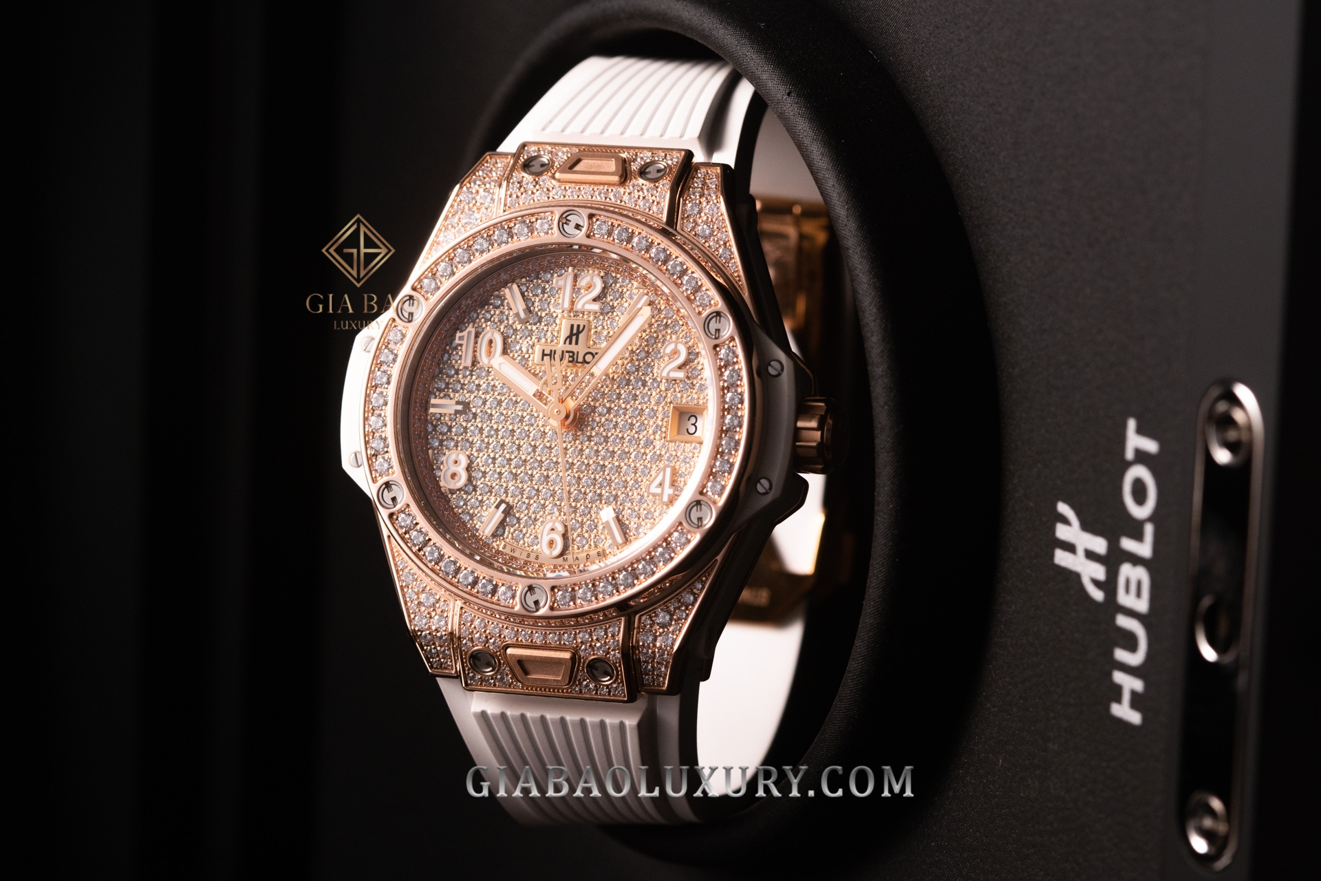 Đồng Hồ Hublot Big Bang One Click King Gold White Full Pavé 39mm 465.oe.9010.rw.1604