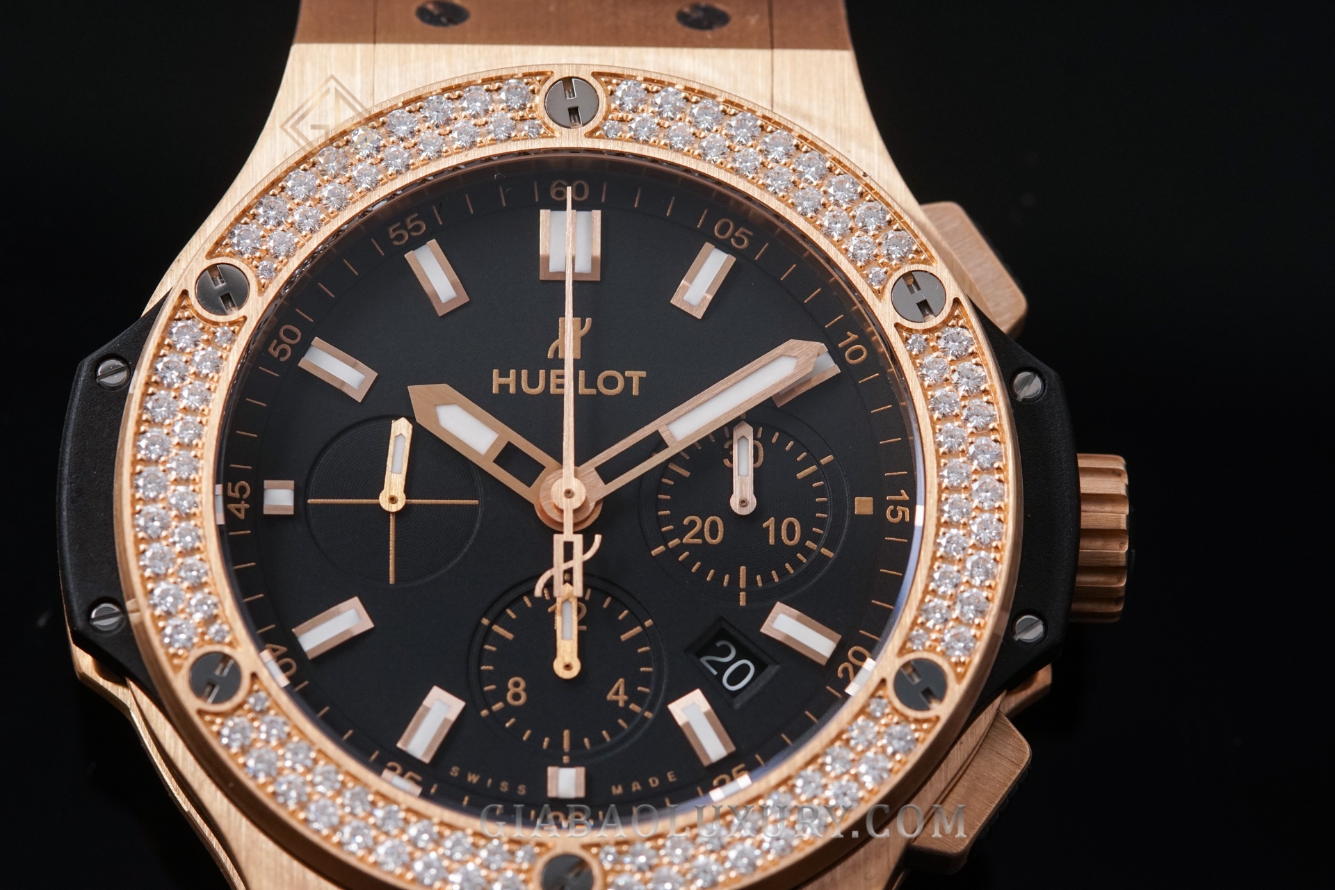 đồng hồ  Hublot Big Bang King Gold Diamonds 44mm mang mã hiệu 301.PX.1180.RX.1104