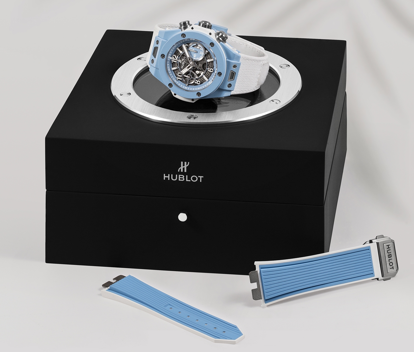 Giải nhiệt mùa hè với mẫu đồng hồ Hublot Big Bang Unico 45 Sky Blue giới hạn