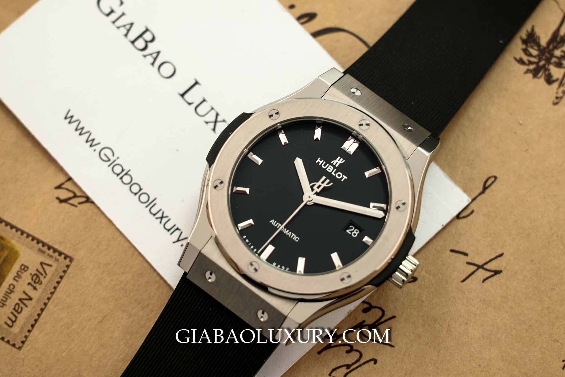 Đồng Hồ Hublot Classic Fusion Black Titanium 42mm 542.NX.1171.RX