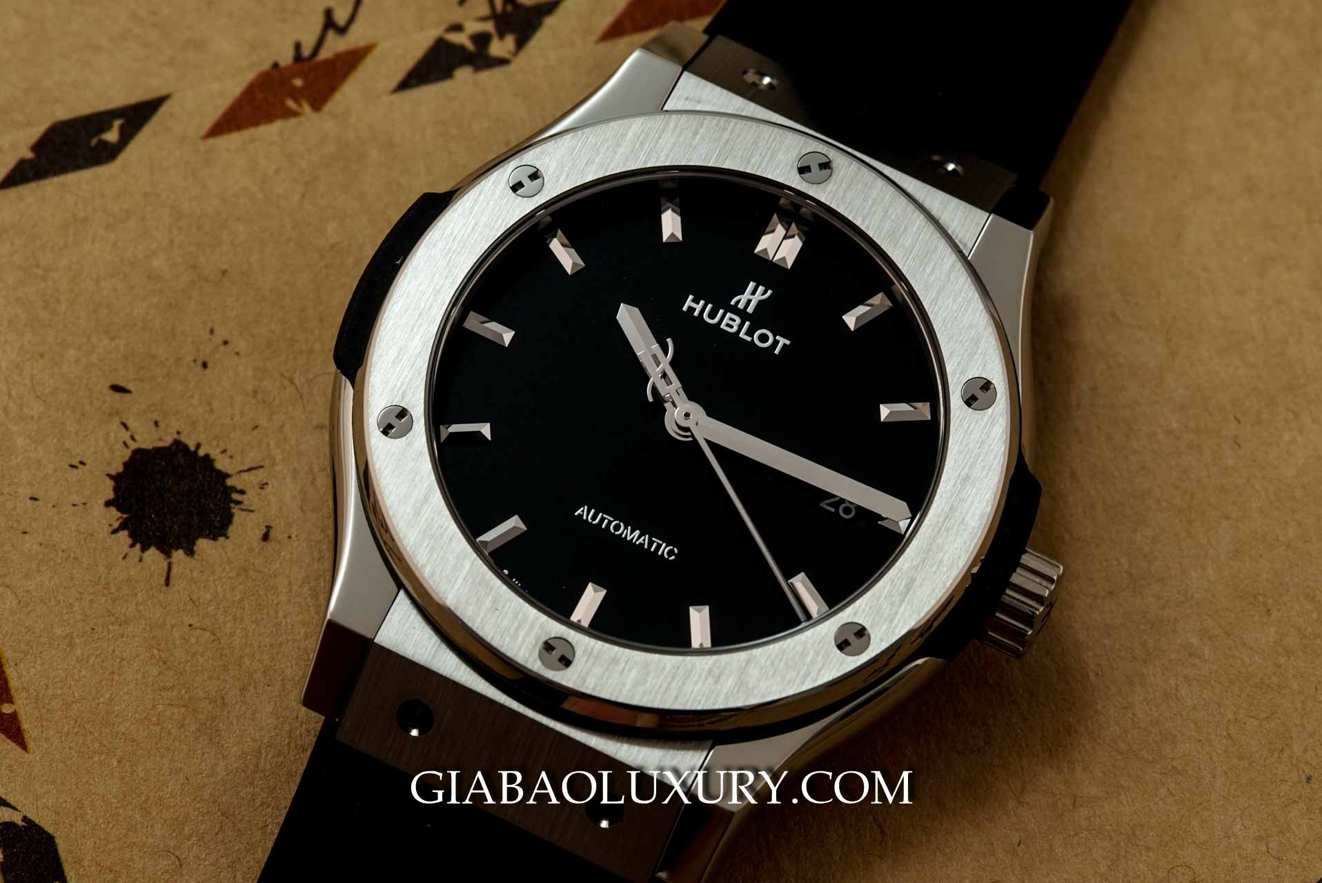 Đồng Hồ Hublot Classic Fusion Black Titanium 42mm 542.NX.1171.RX