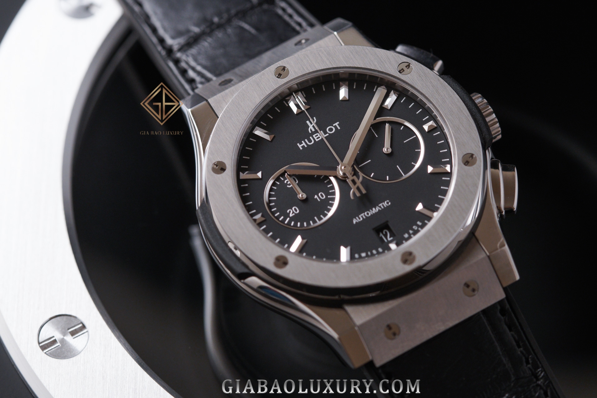 Đồng Hồ Hublot Classic Fusion Titanium Chronograph 42mm 541.nx.1171.lr