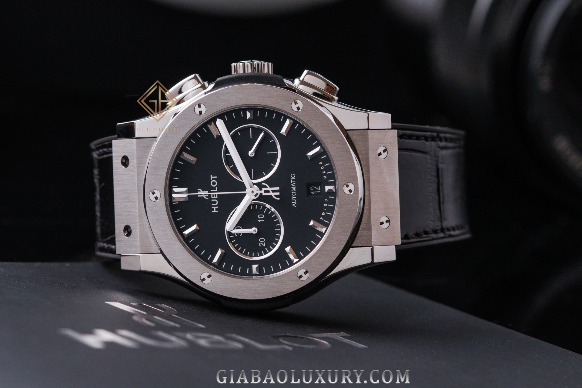 Đồng Hồ Hublot Classic Fusion Titanium Chronograph 42mm 541.nx.1171.lr