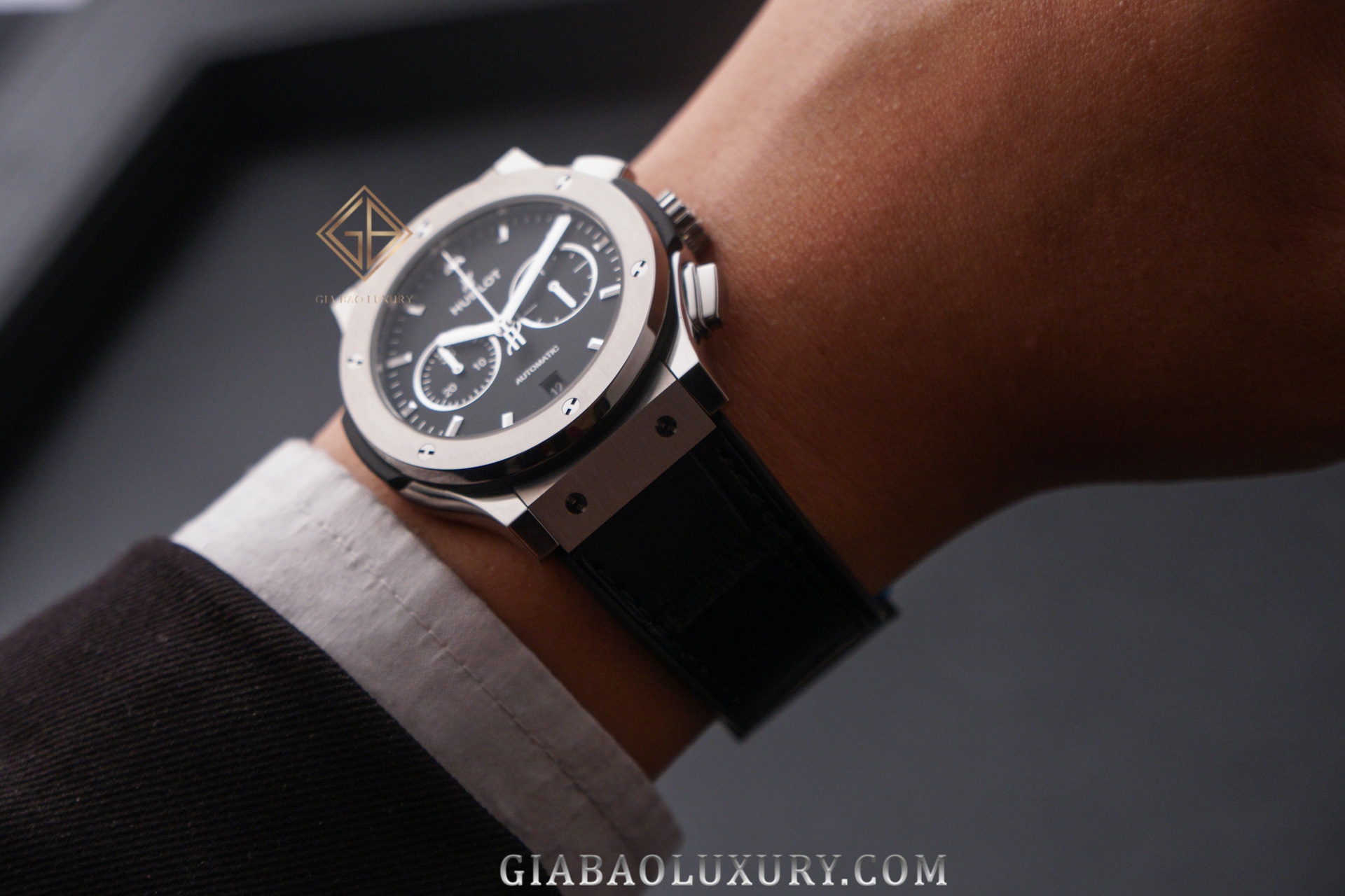 Đồng Hồ Hublot Classic Fusion Titanium Chronograph 42mm 541.nx.1171.lr