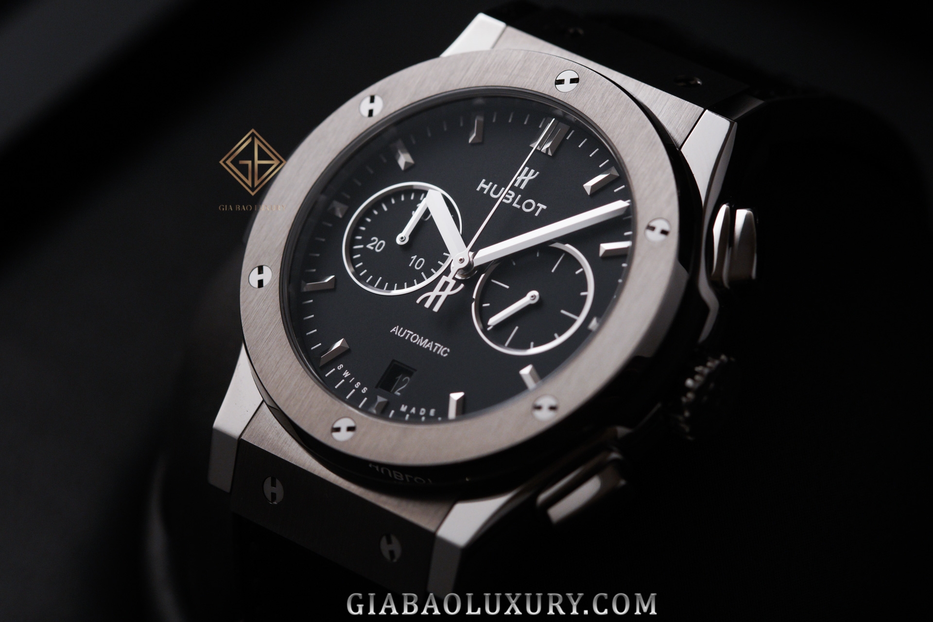 Đồng Hồ Hublot Classic Fusion Titanium Chronograph 42mm 541.nx.1171.lr