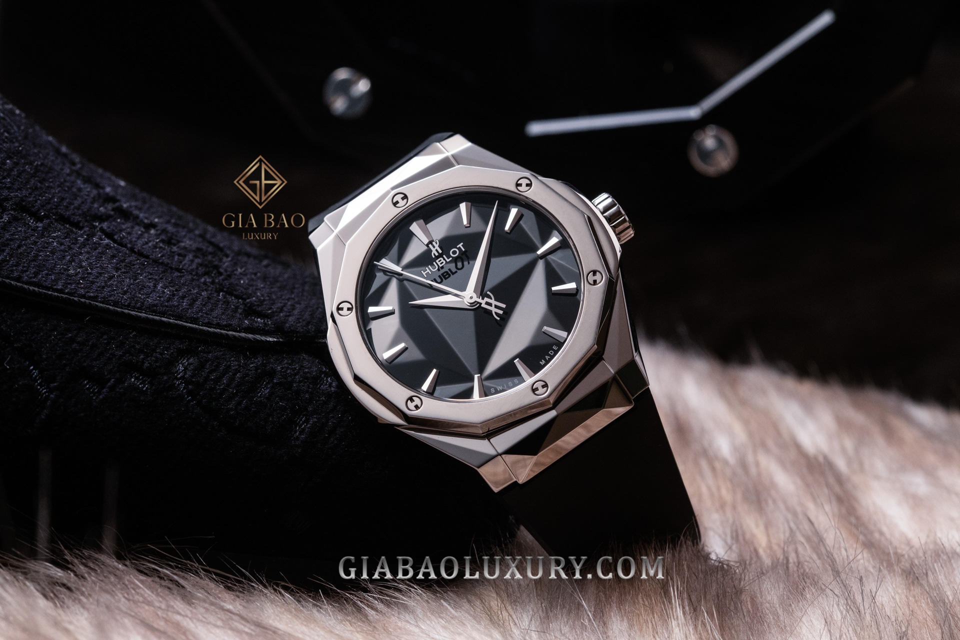 Đồng Hồ Hublot Classic Fusion Orlinski Titanium 40mm 550.NS.1800.RX.ORL19