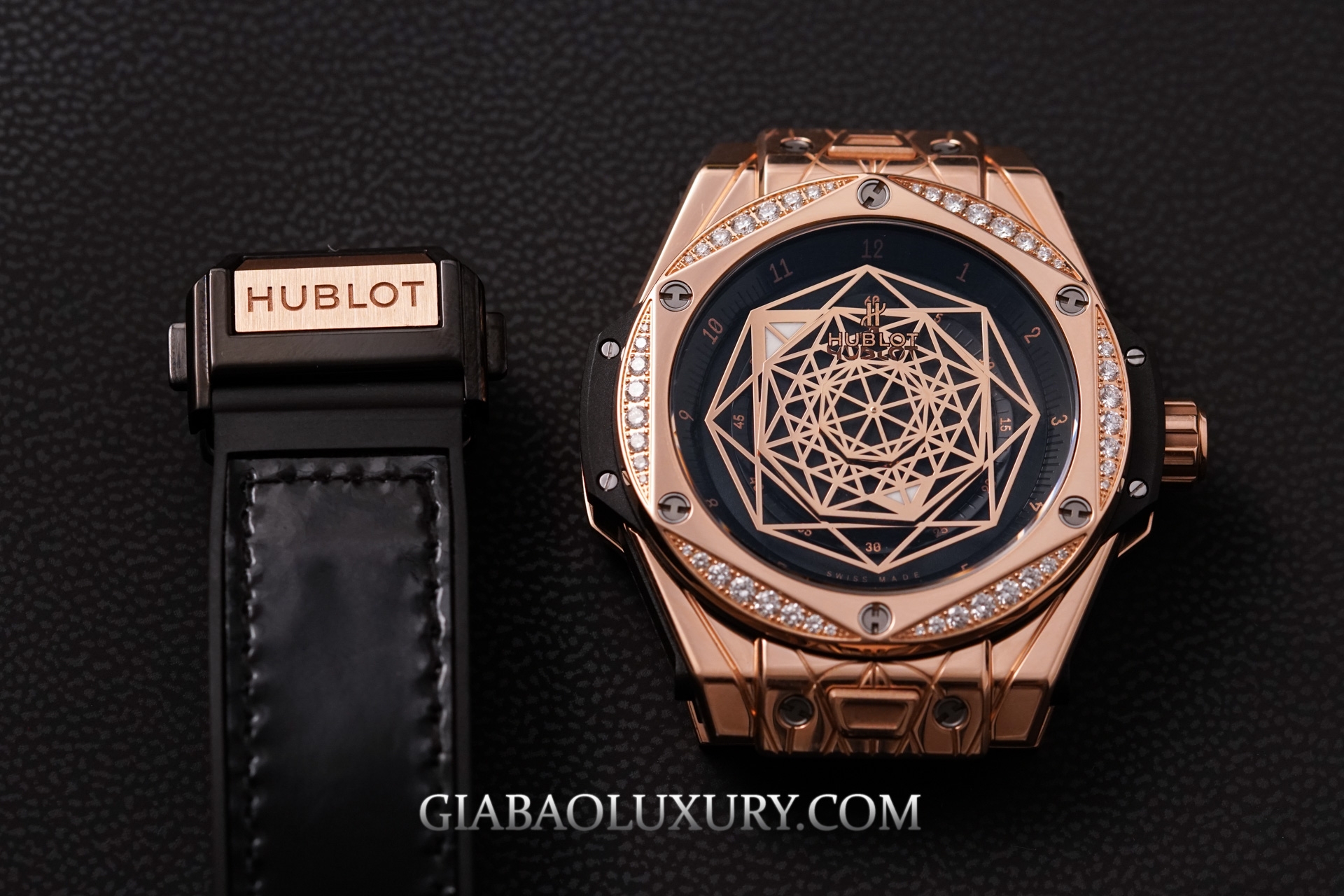 Hulot Big Bang Sang Bleu King Gold Diamonds 39mm 465.OS.1118.VR.1204.MXM17