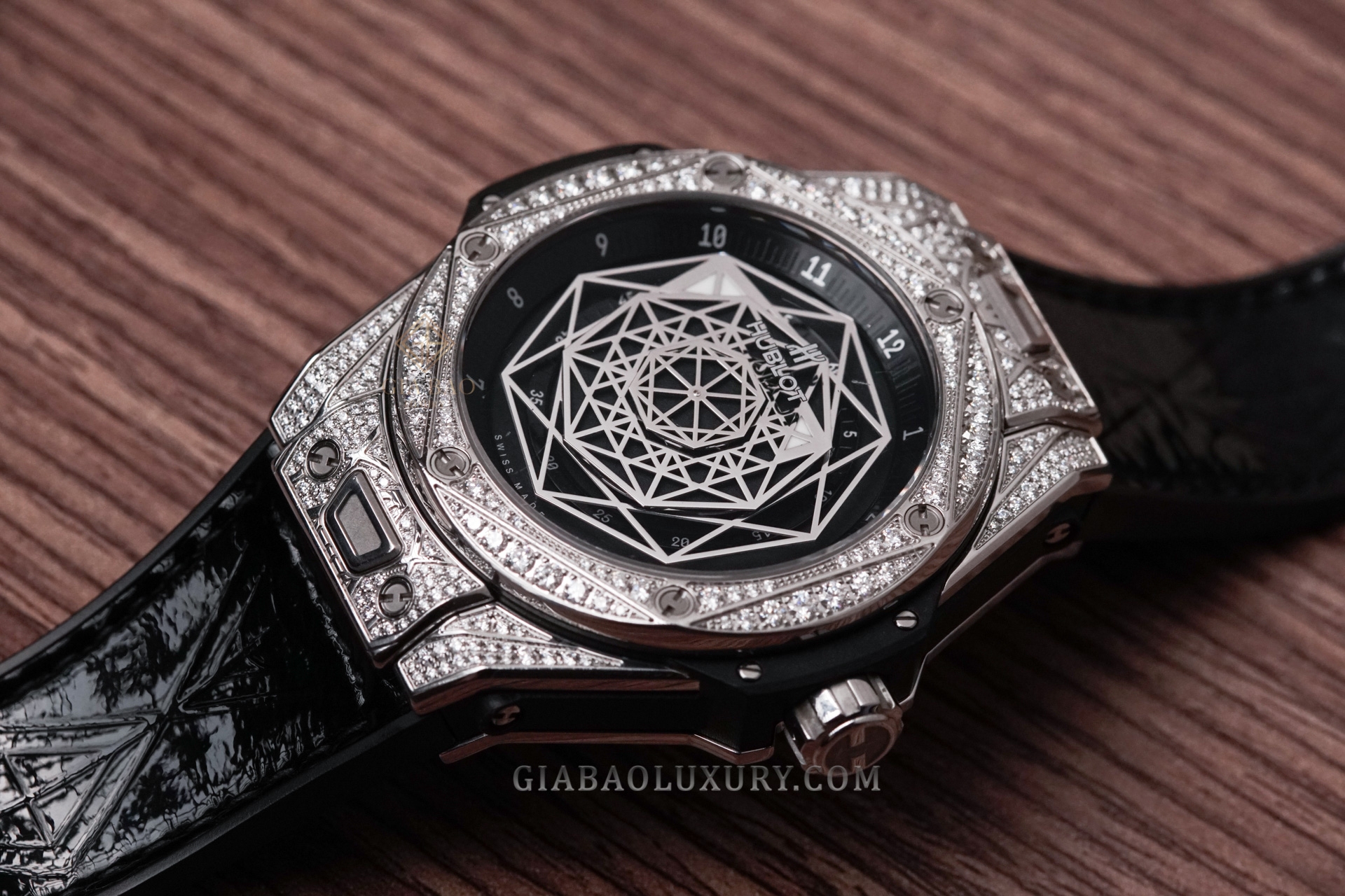 Đồng Hồ Hublot Big Bang 465.SS.1117.VR.1704.MXM18