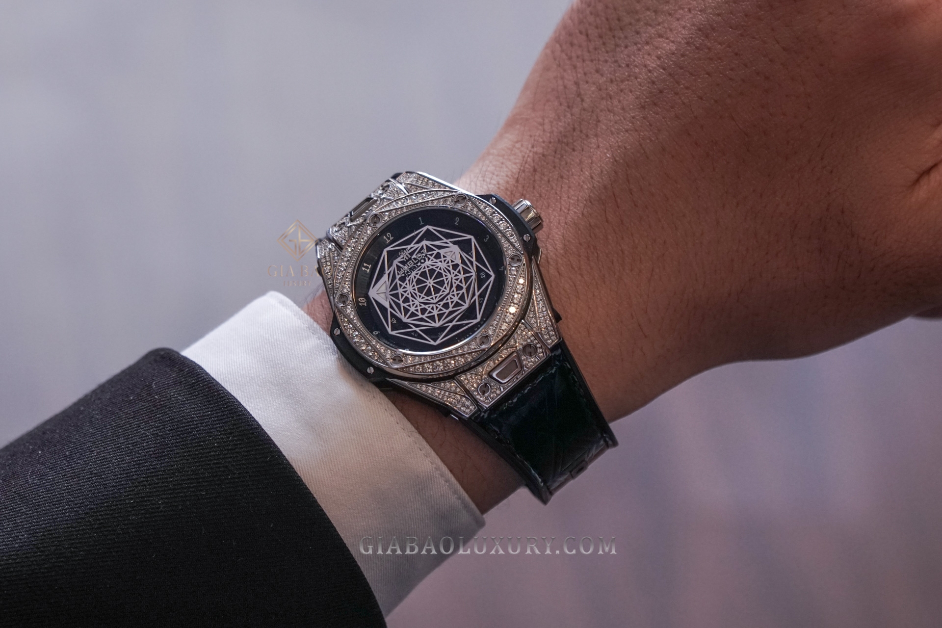 Đồng Hồ Hublot Big Bang 465.SS.1117.VR.1704.MXM18