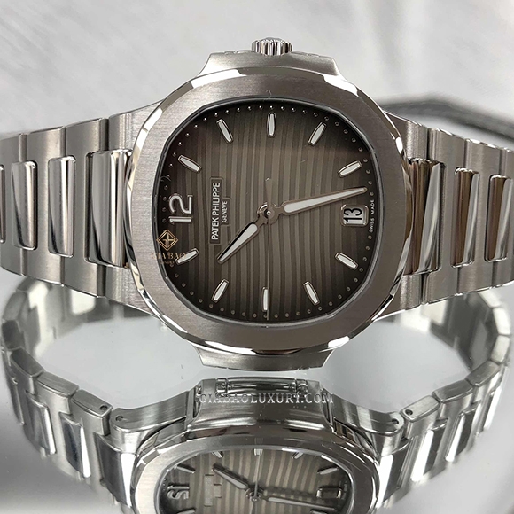 Đồng Hồ Patek Philippe Nautilus 7118/1A-011