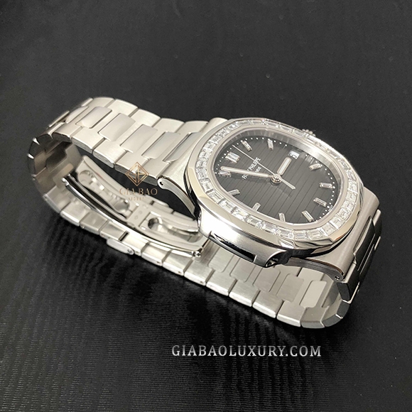 Đồng Hồ Patek Philippe Nautilus 5711/110P-001