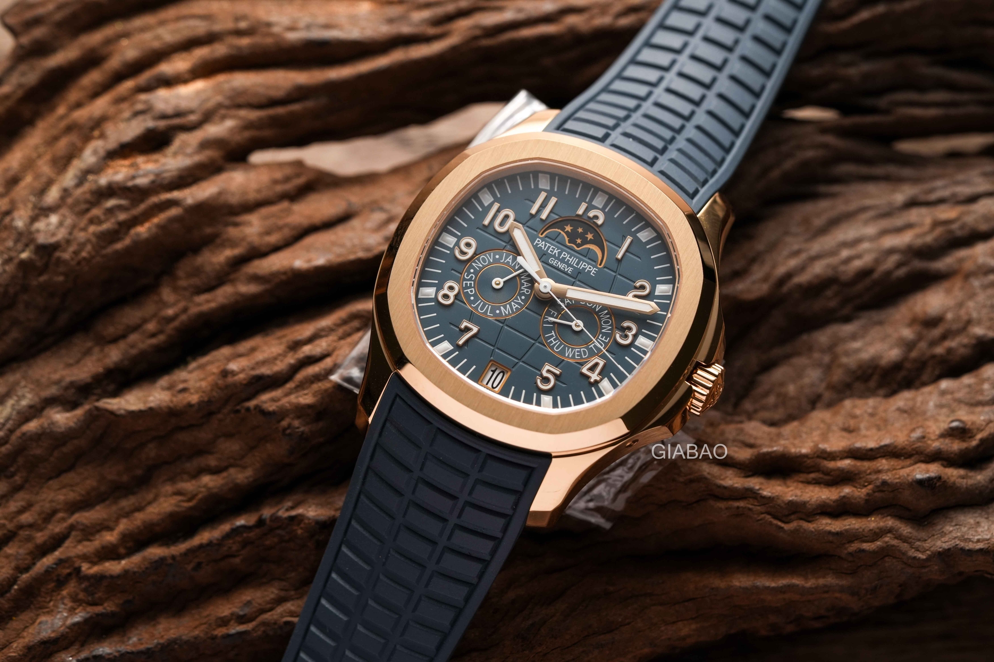 Đồng Hồ Patek Philippe Aquanaut 5261R-001