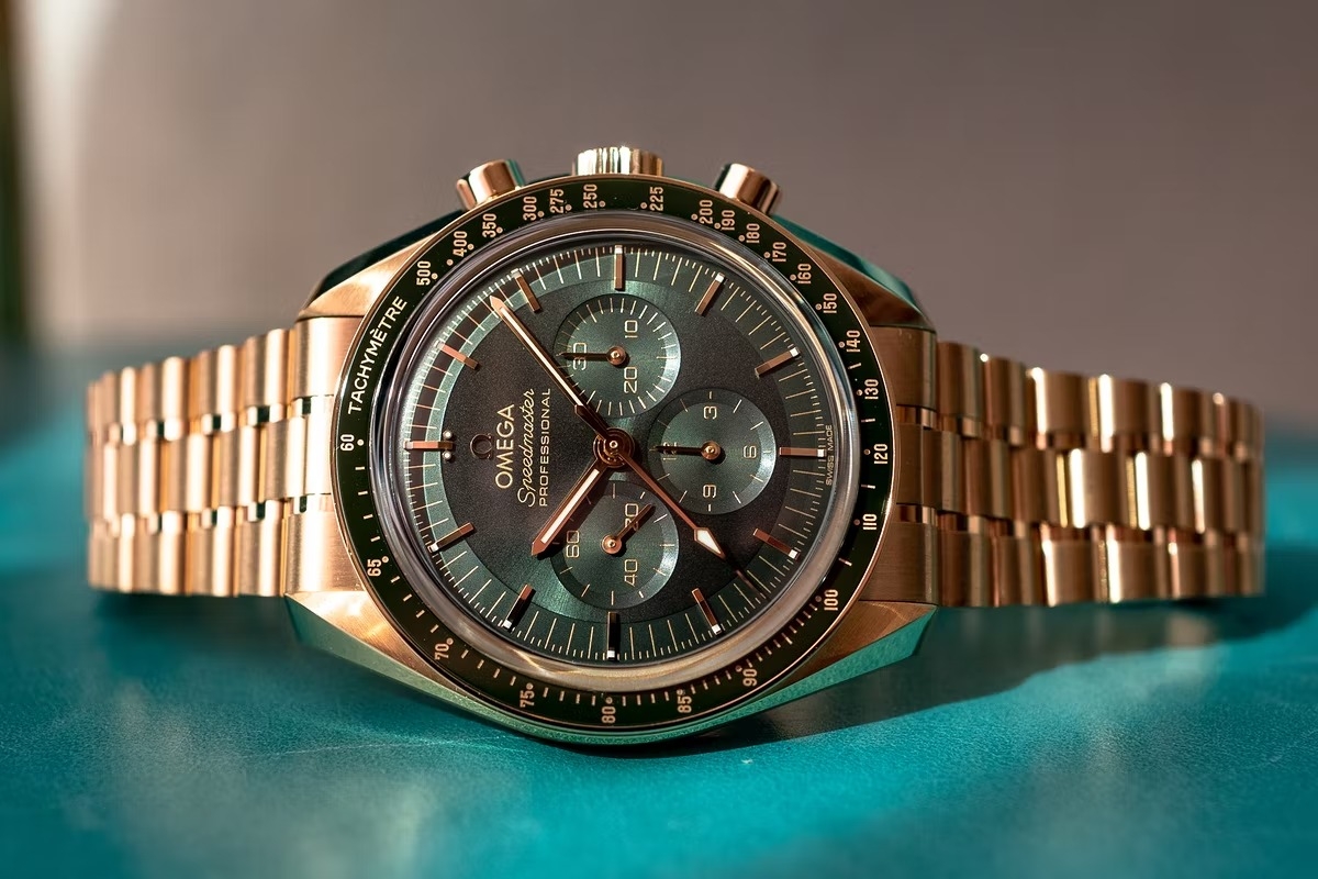 Omega Speedmaster Moonwatch Vàng Moonshine