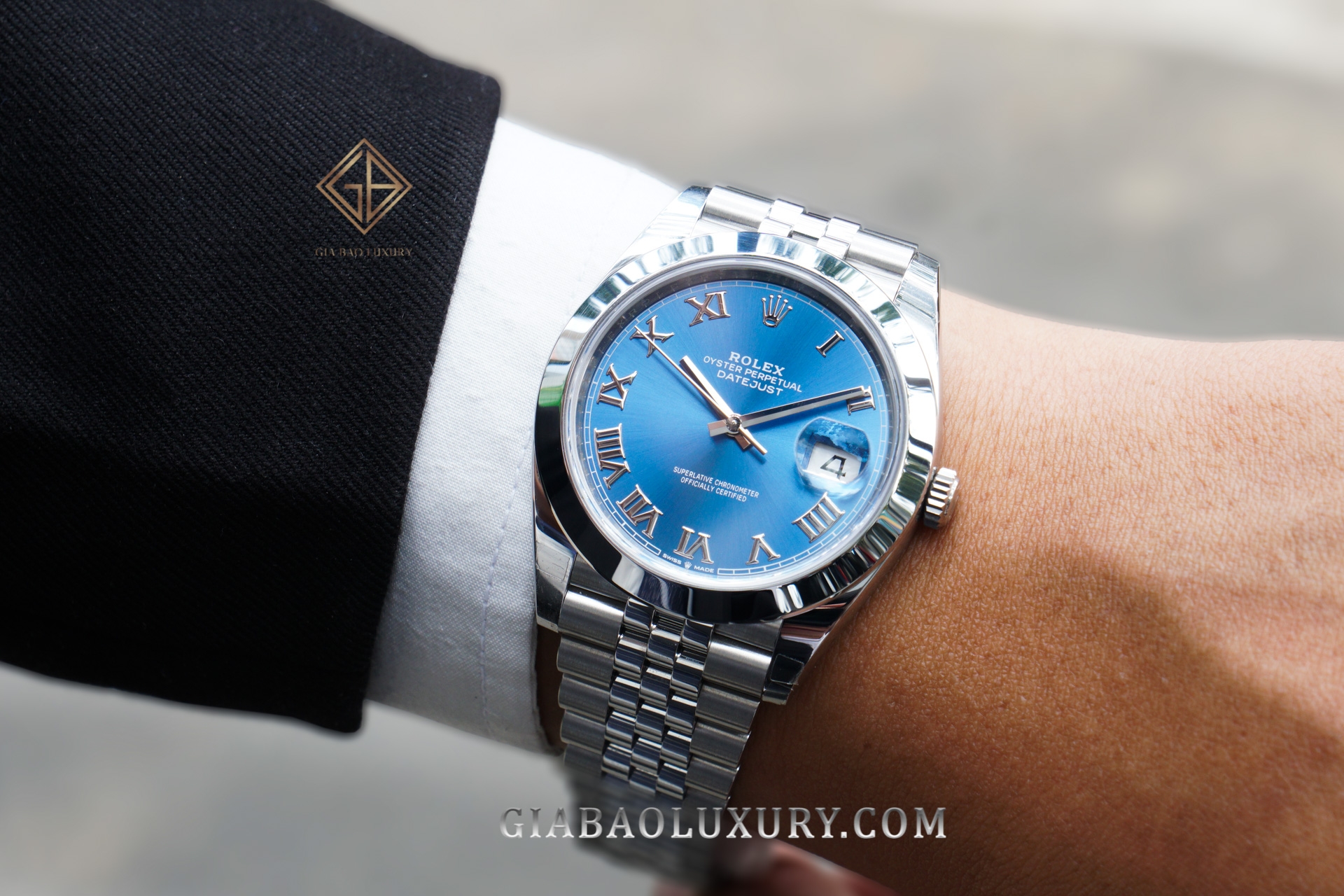 Đồng Hồ Rolex Datejust 41 126300 Mặt Số Xanh Cọc Số La Mã