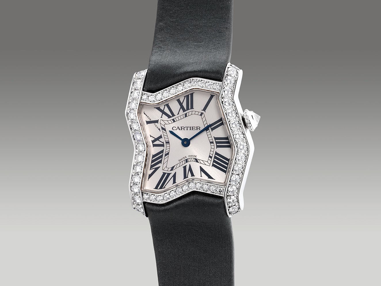 Lot 1043: Cartier Tank Folle