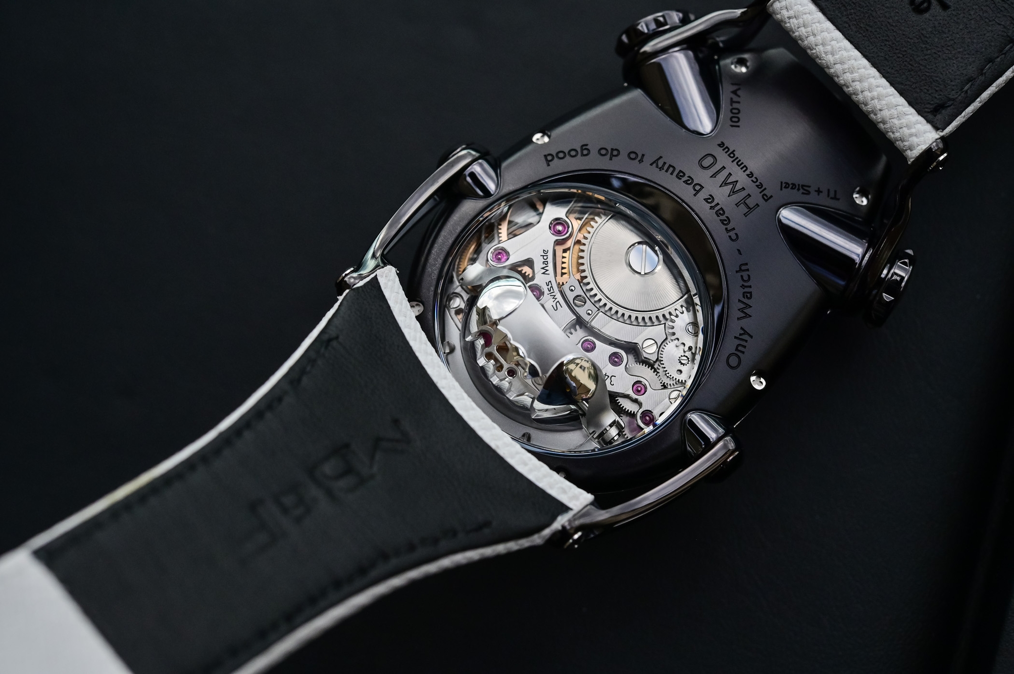 Đồng hồ MB&F HM10 Panda Only Watch 2021 độc nhất vô nhị