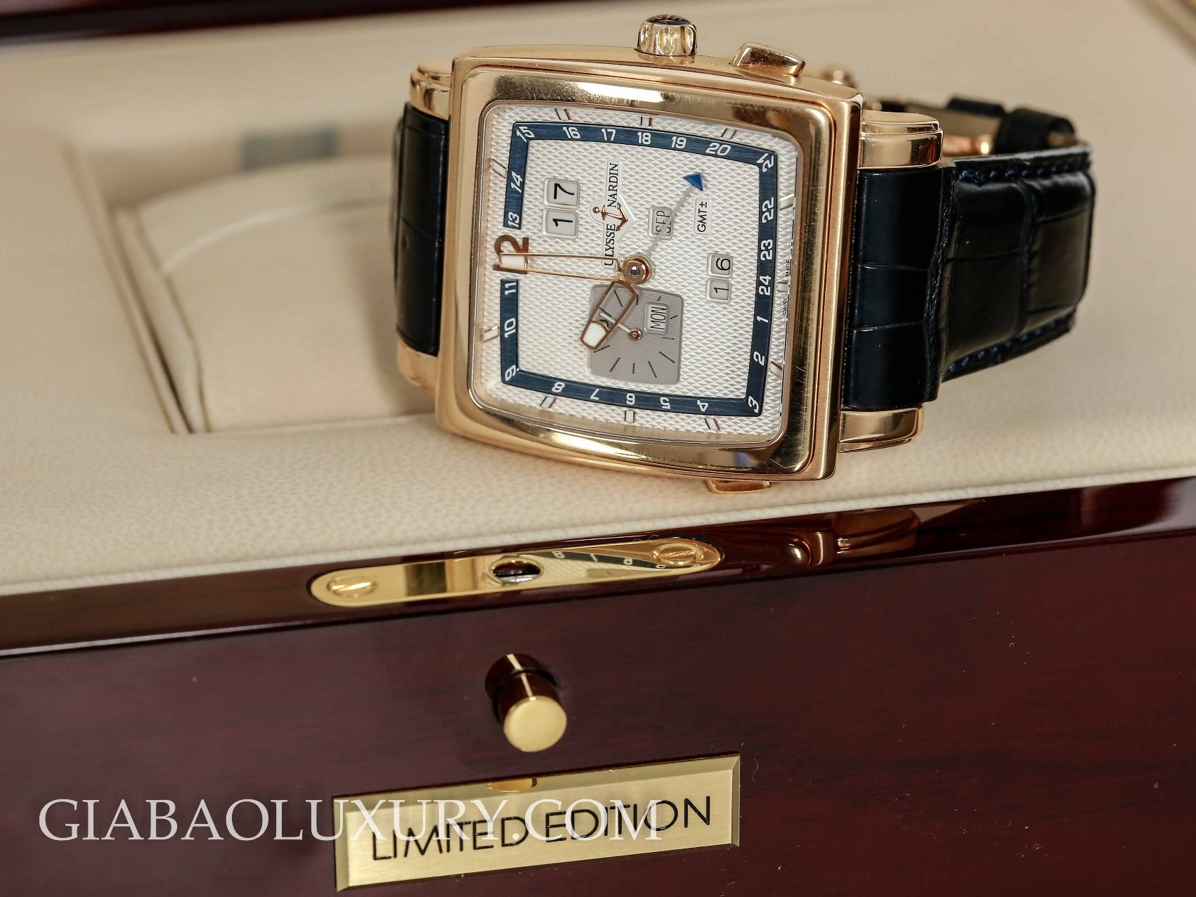 ĐỒNG HỒ ULYSSE NARDIN QUADRATO DUAL TIME PERPETUAL 326-90/61