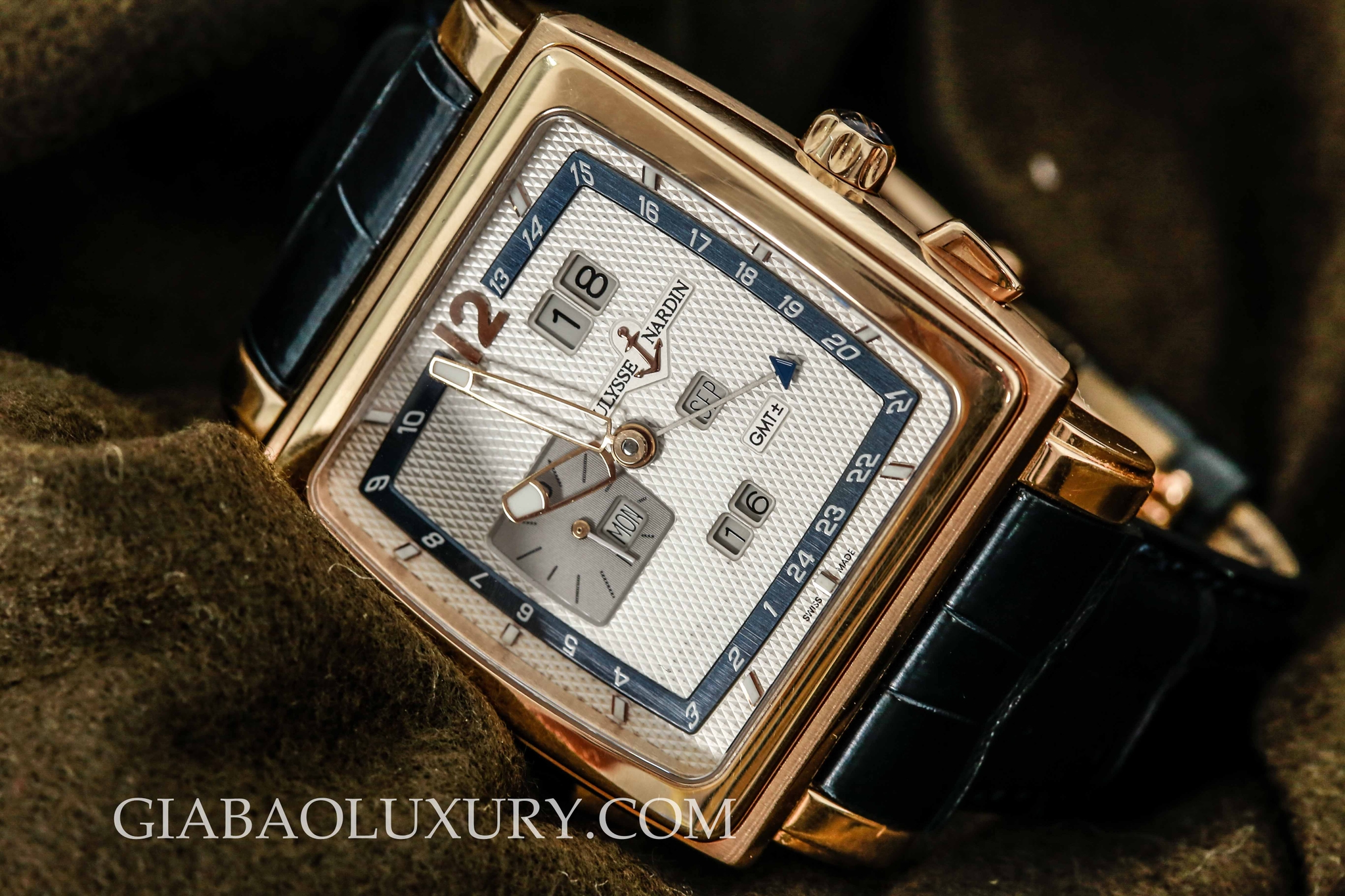 đồng hồ Ulysse Nardin Quadrato Dual Time Perpetual 326-90