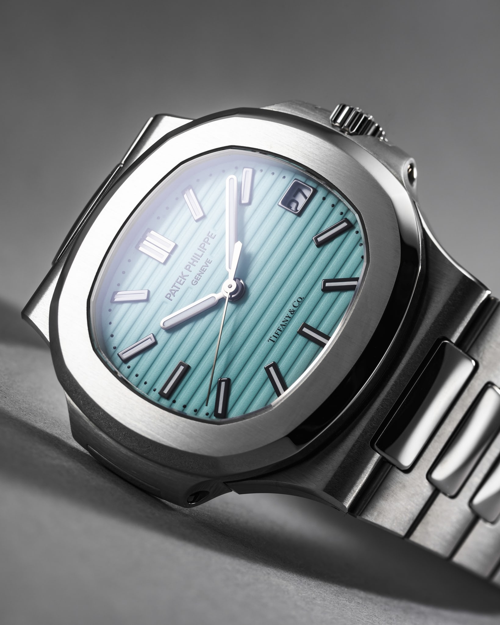 patek philippe nautilus 5712g