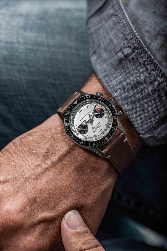 Nivada Grenchen, dòng sản phẩm Chronomaster, Ref no: 86010WM, mặt số trắng Panda