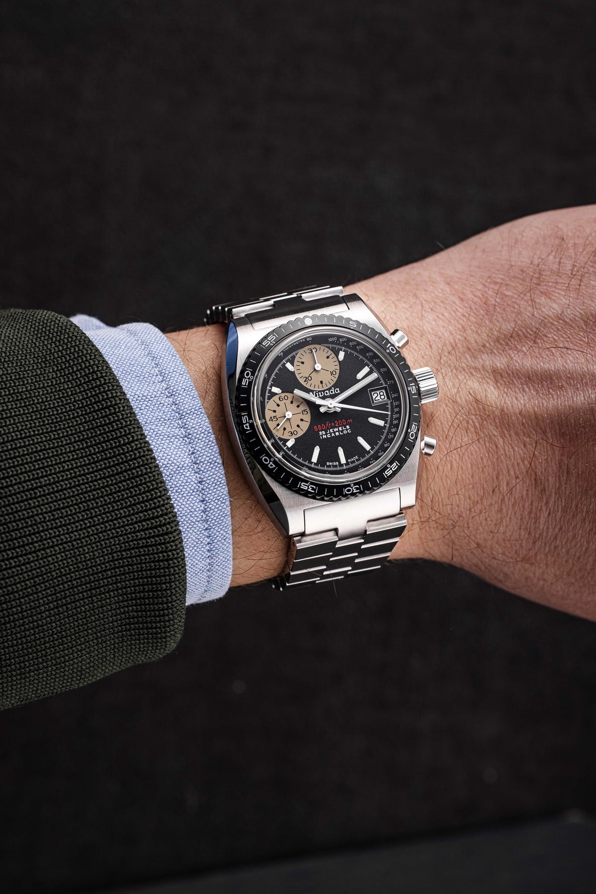 Nivada Grenchen, dòng sản phẩm Chronosport, Ref number: 77002A45, mặt số màu đen