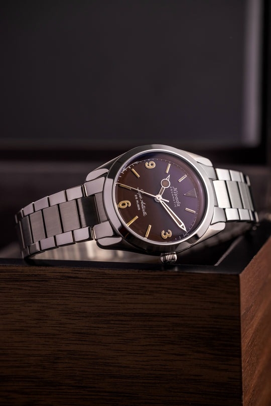 Nivada Grenchen, dòng sản phẩmSuper Antarctic 3.6.9, Ref num 32031A, mặt số nhiệt đới mờ
