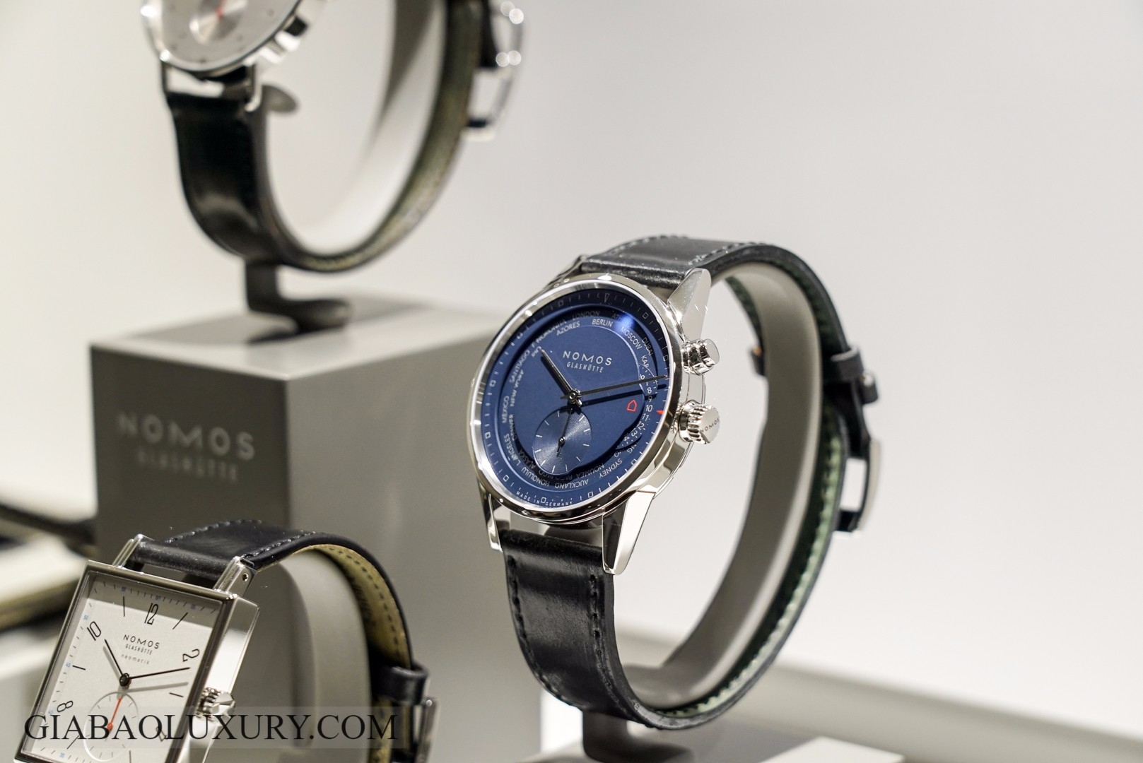 đồng hồ Nomos Glashütte Nomos Zurich Worldtimer True Blue