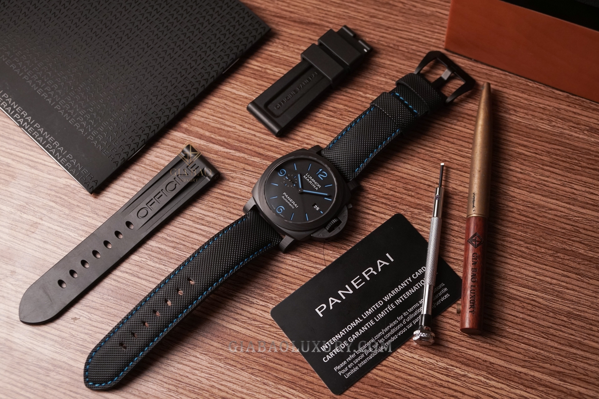 đồng hồ Panerai Luminor Marina Carbotech PAM01661 