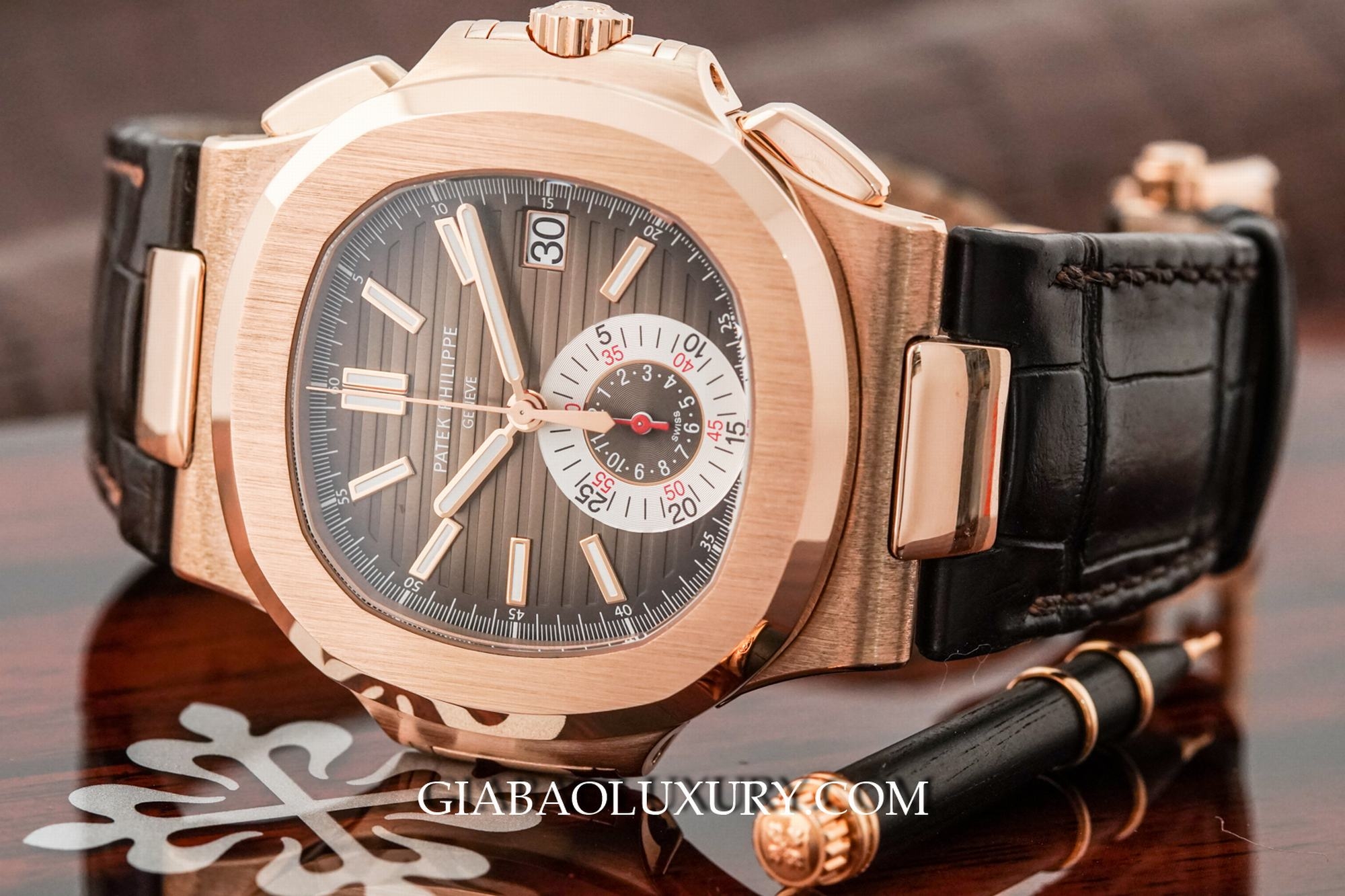  Đồng Hồ Patek Philippe Nautilus 5980R-001