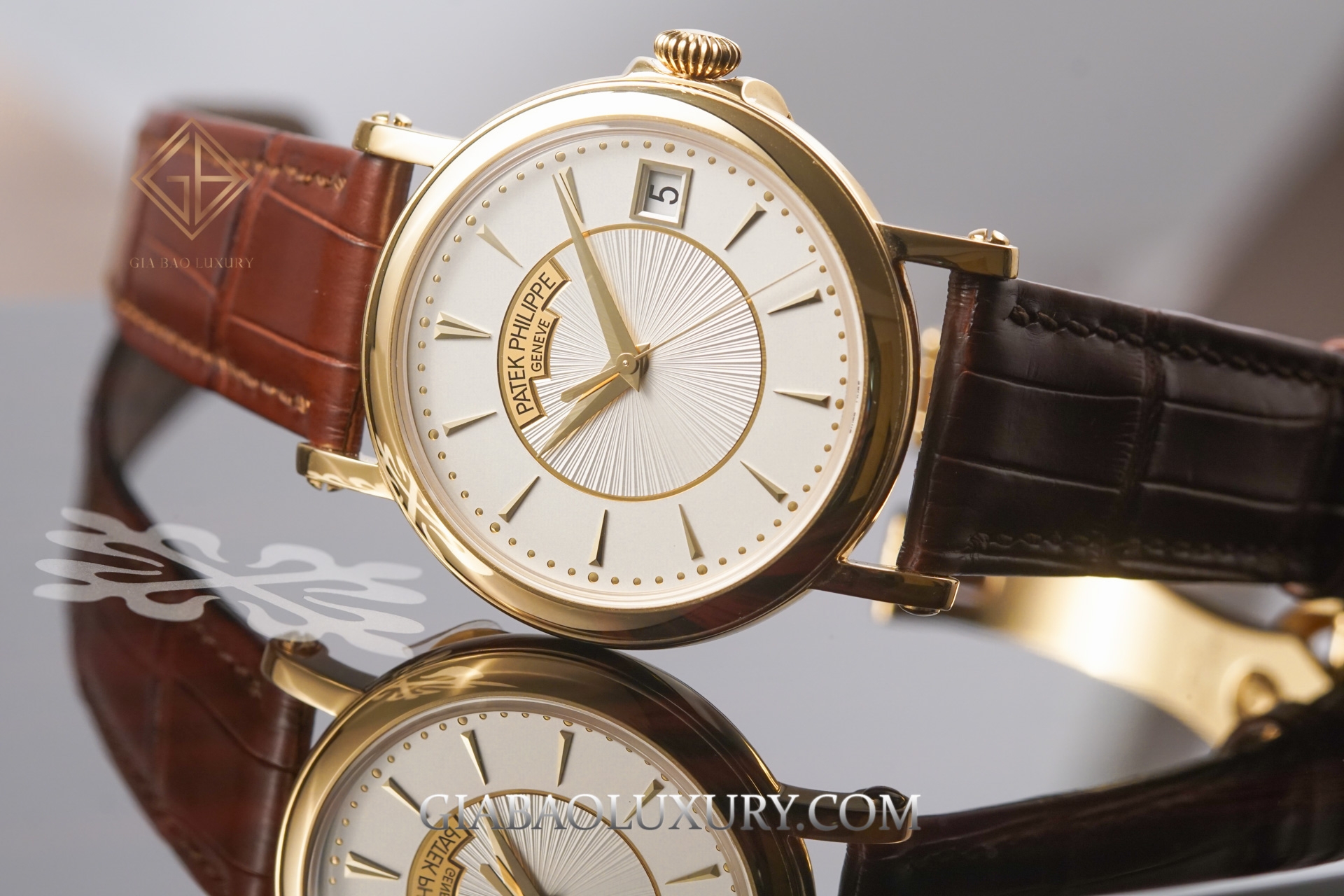 Đồng Hồ Patek Philippe Calatrava 5153J-001