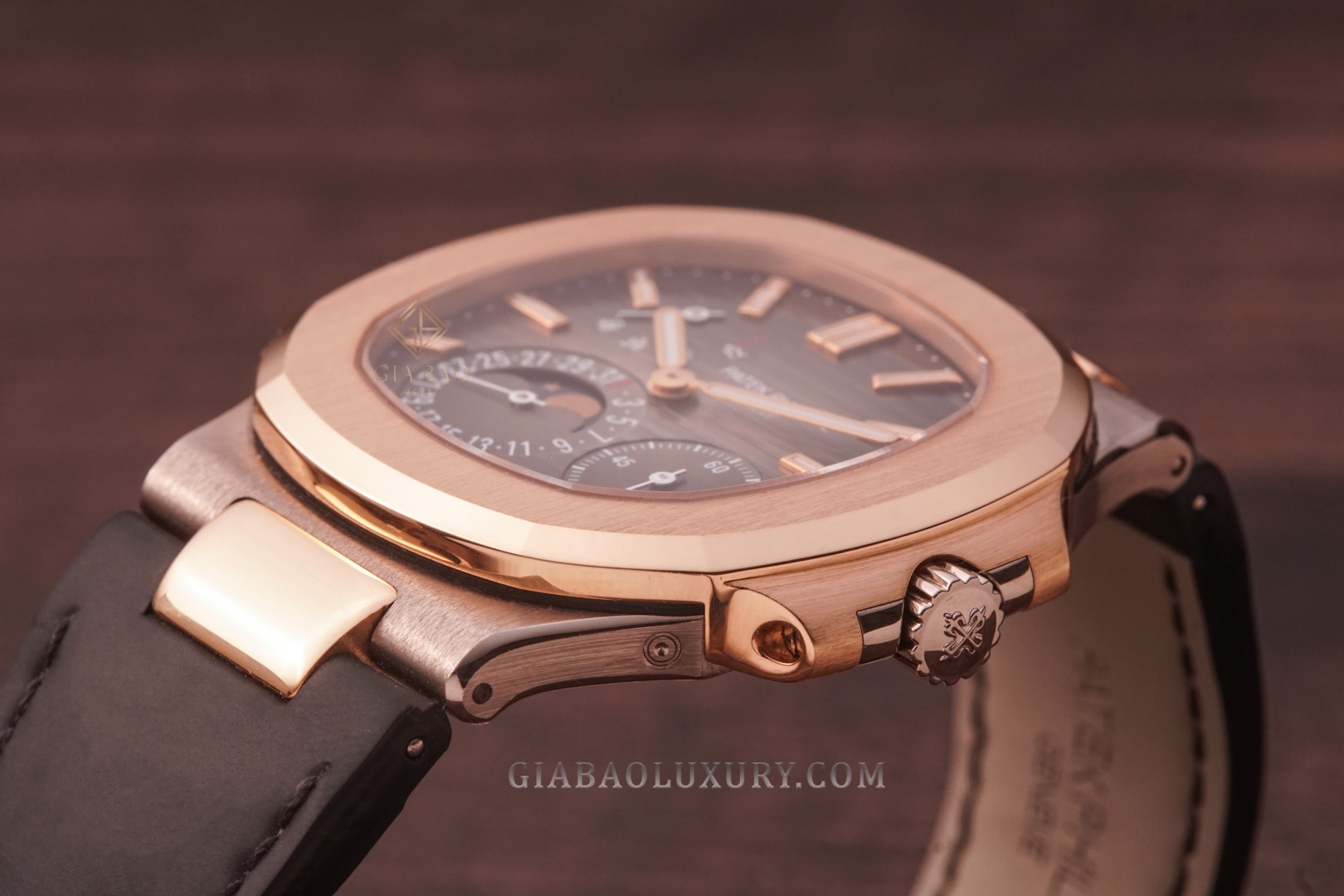 Đồng Hồ Patek Philippe Nautilus 5712GR-001